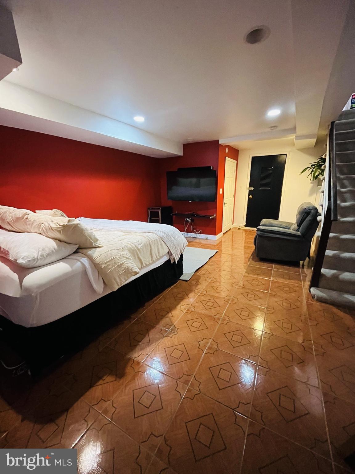 WEST OAK LANE - Residential