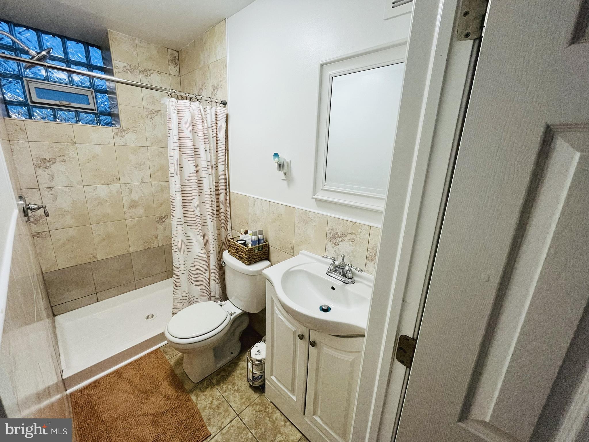 WEST OAK LANE - Residential