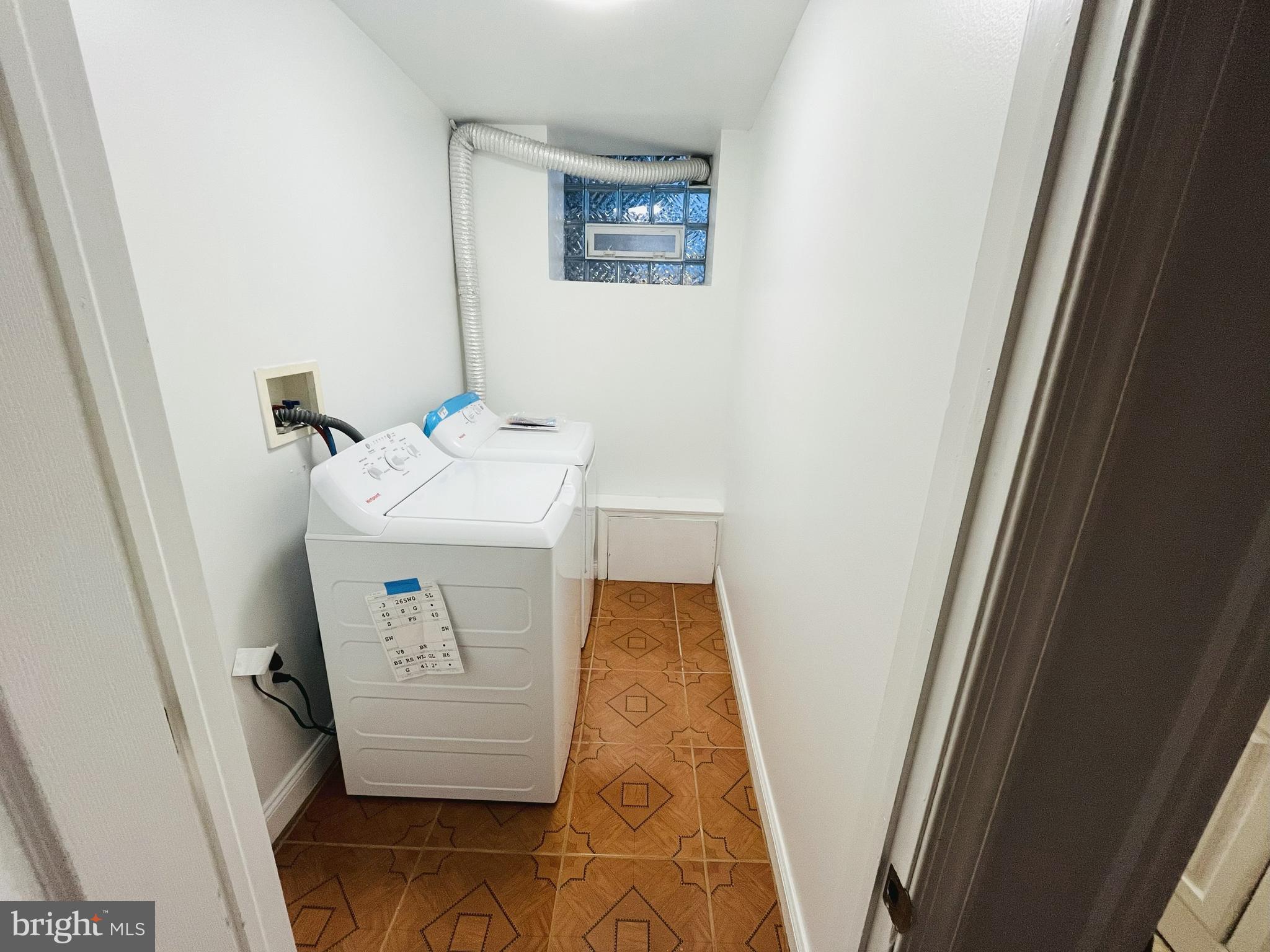 WEST OAK LANE - Residential