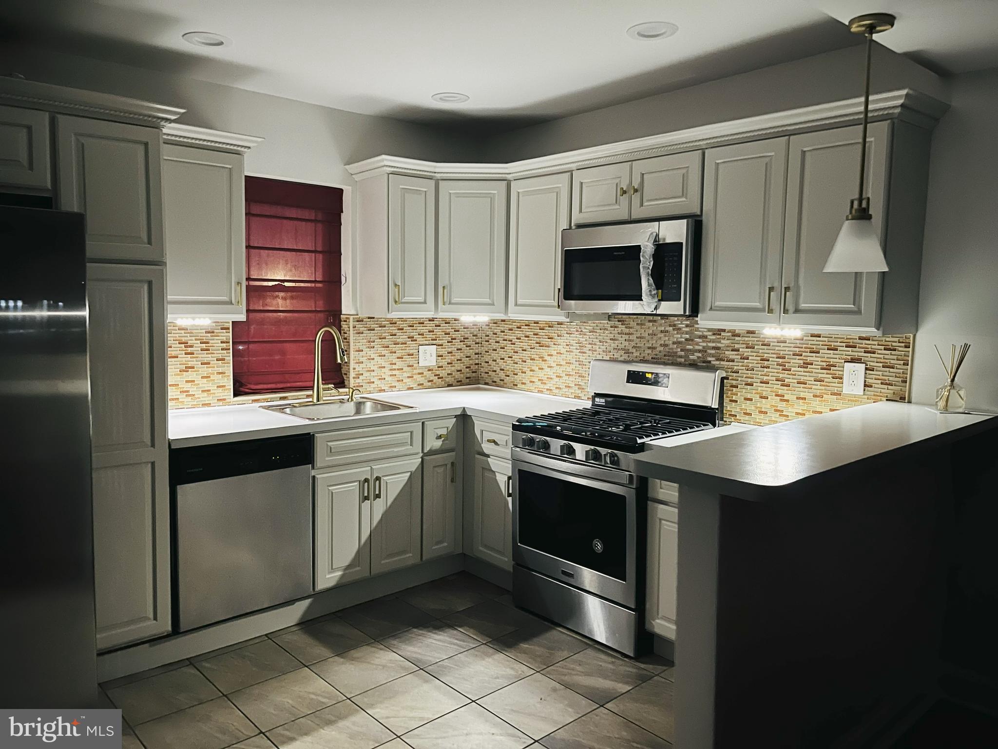 WEST OAK LANE - Residential