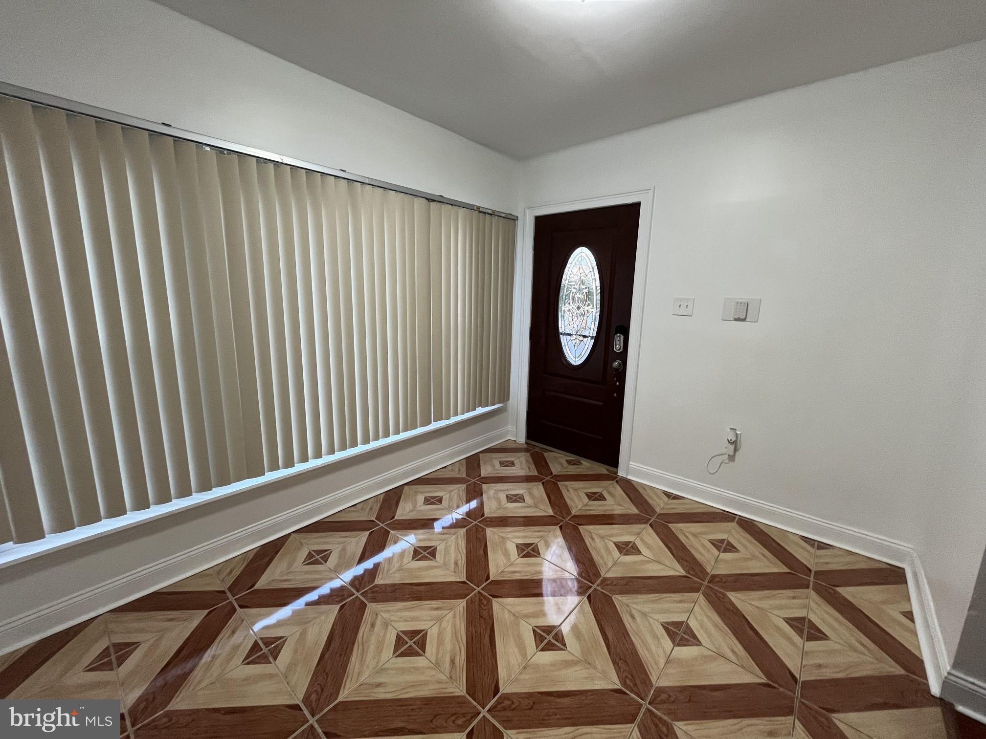 WEST OAK LANE - Residential