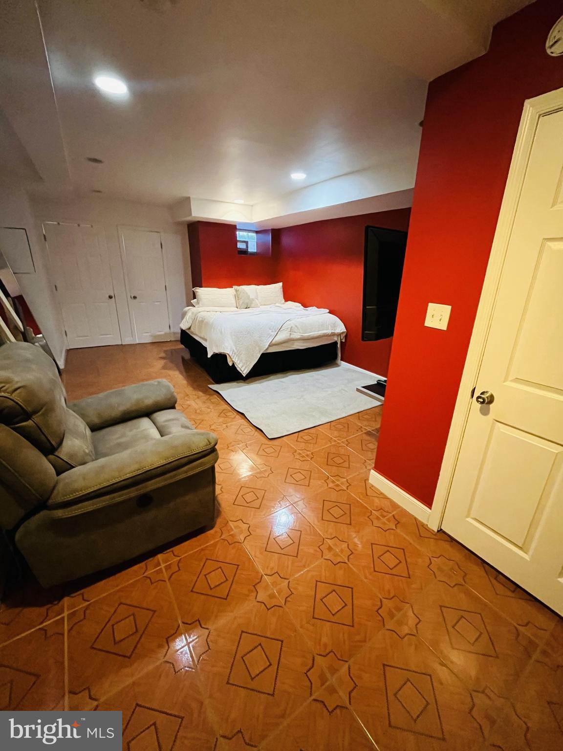 WEST OAK LANE - Residential