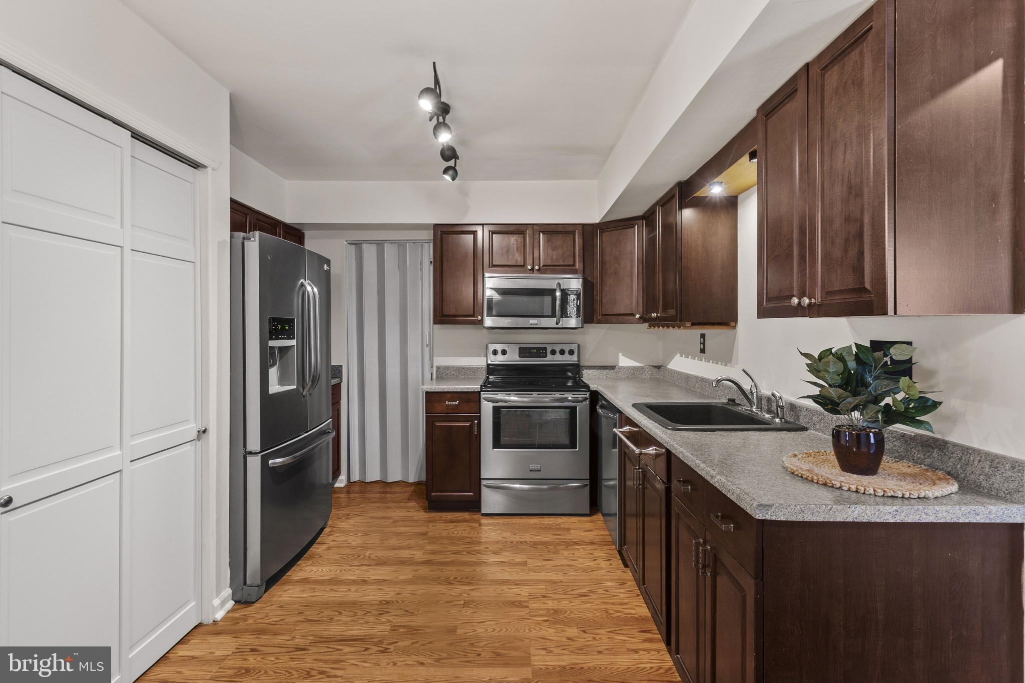 NESHAMINY VALLEY - Residential