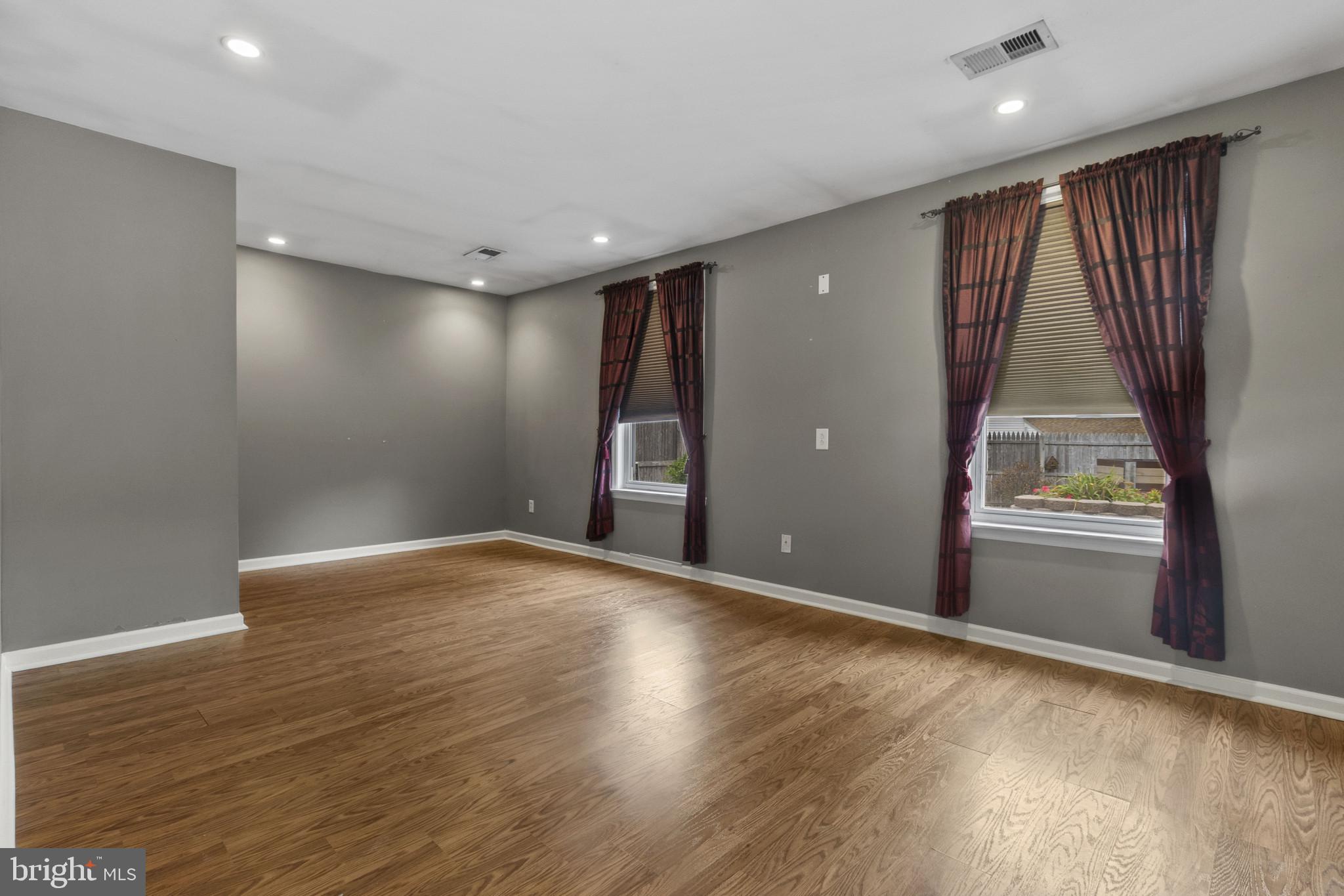 NESHAMINY VALLEY - Residential