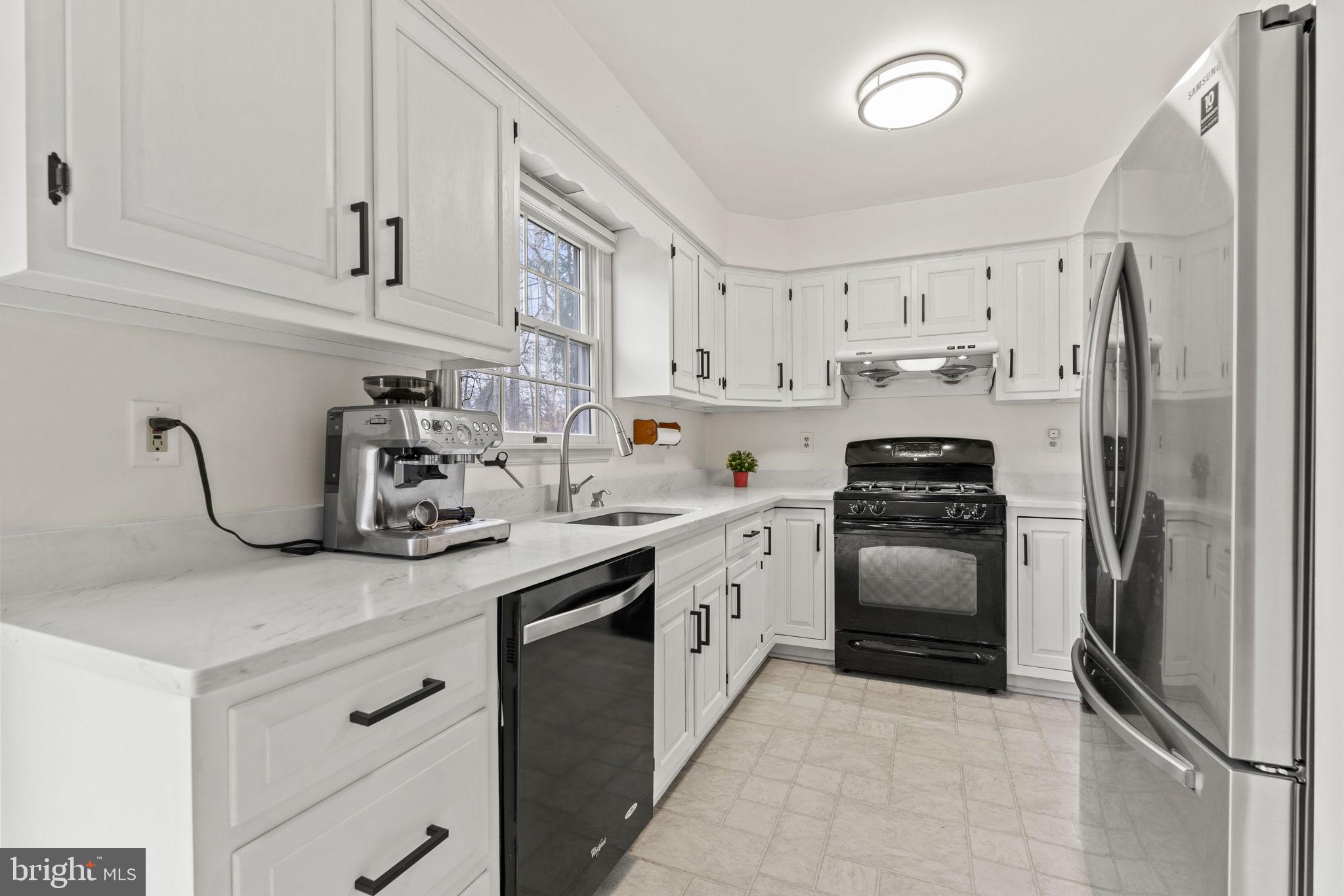 MOUNT HEBRON - Residential