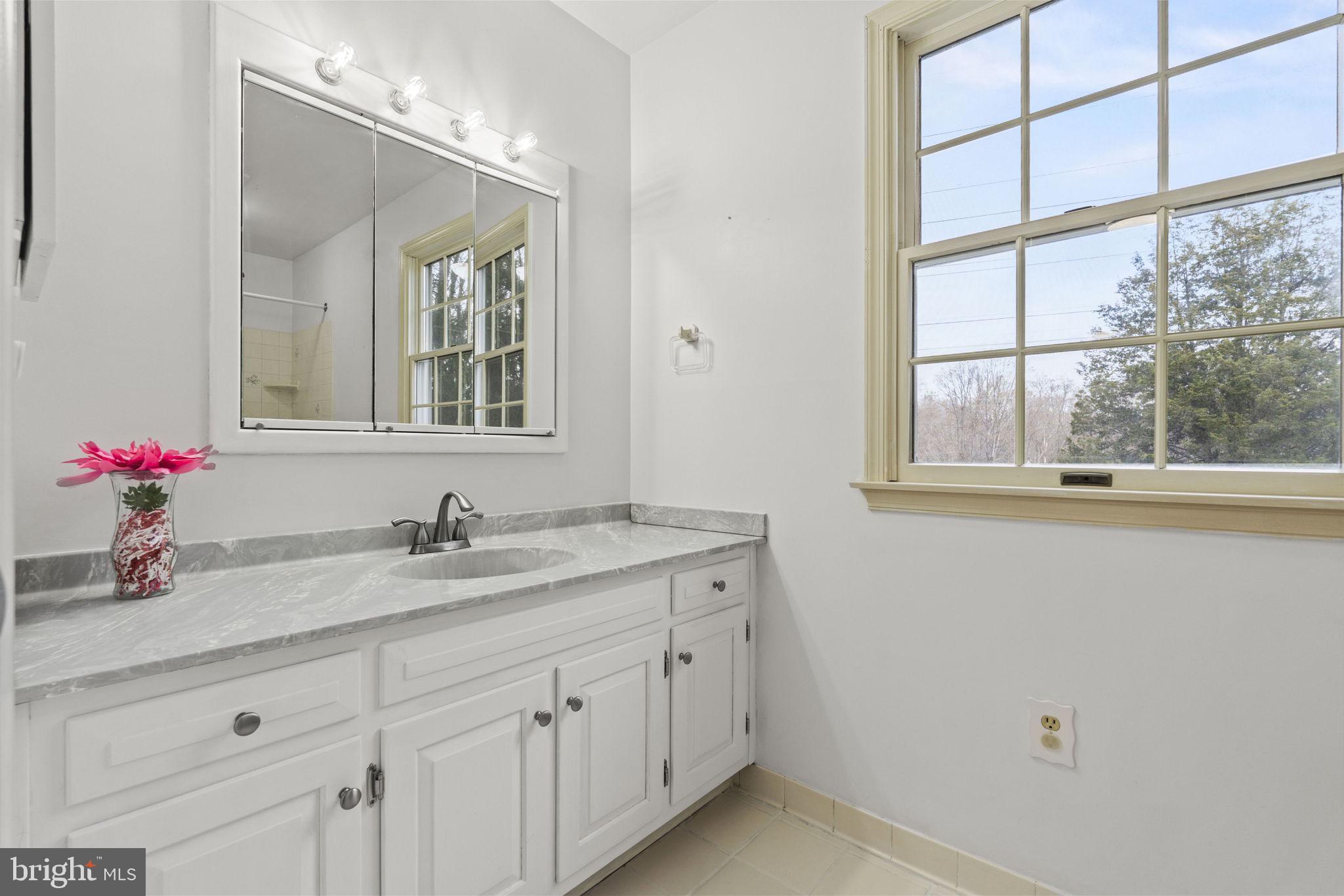 MOUNT HEBRON - Residential