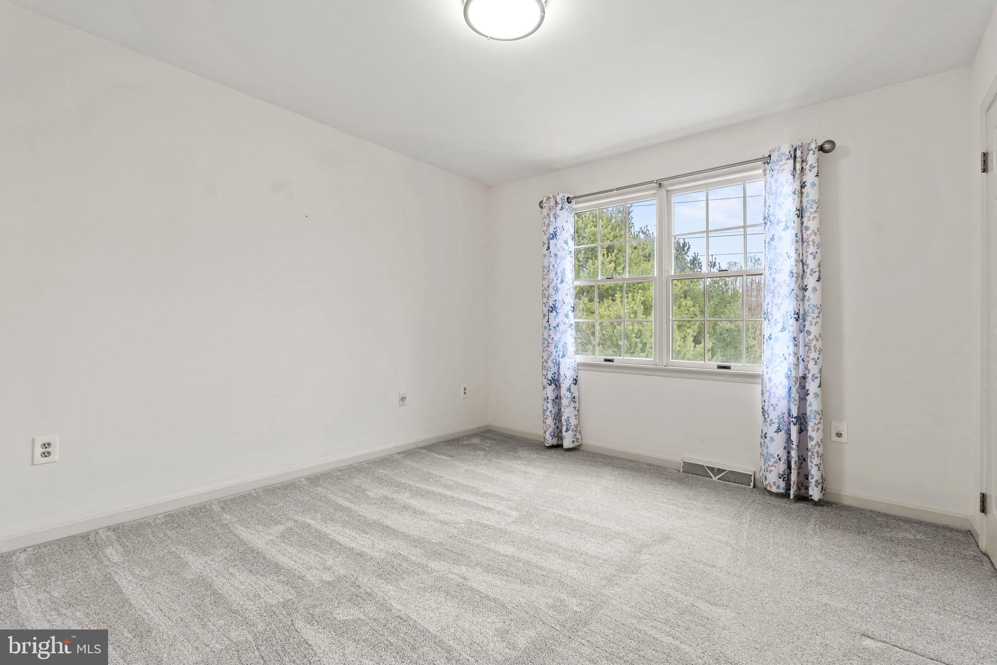 MOUNT HEBRON - Residential