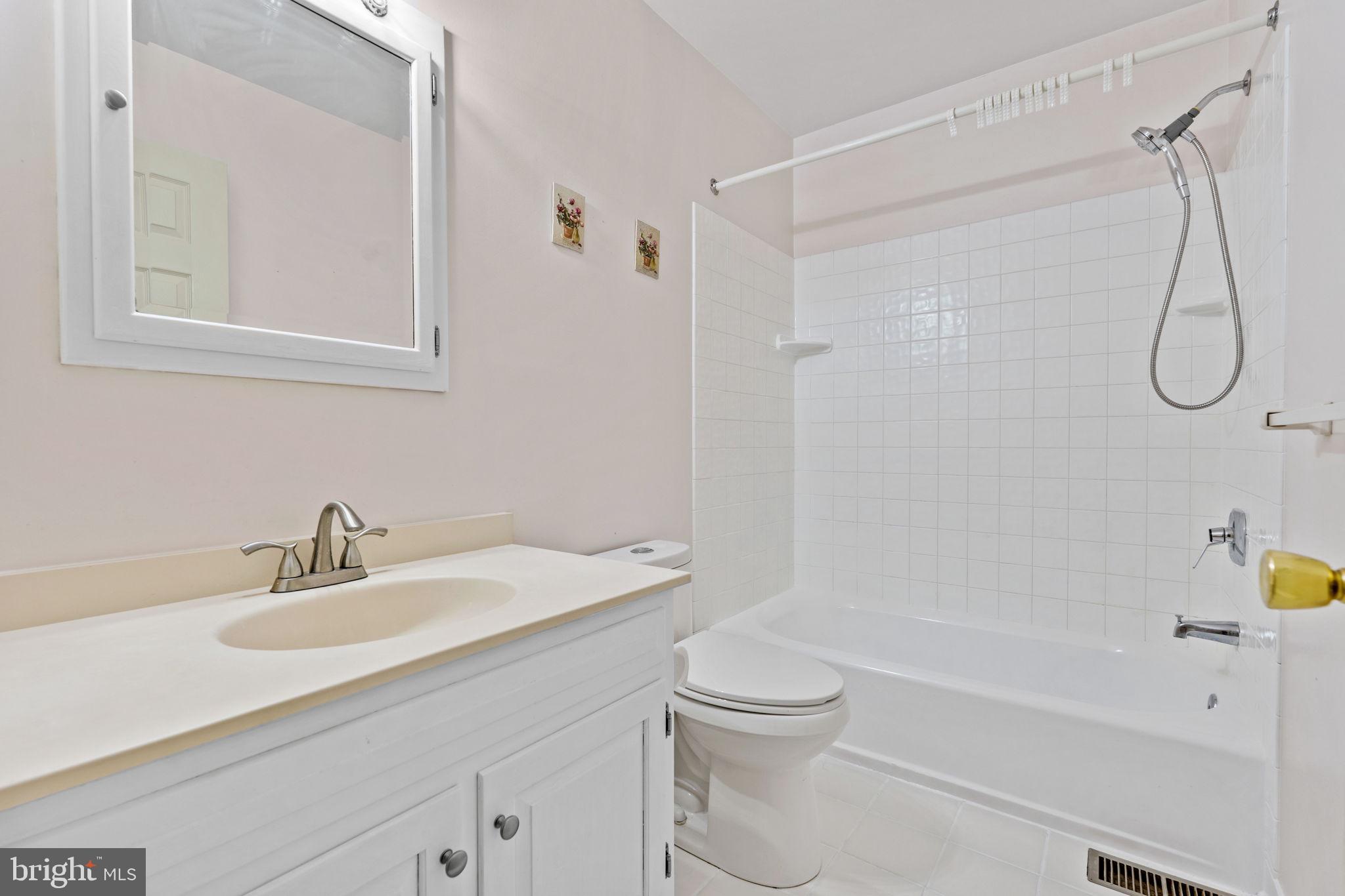 MOUNT HEBRON - Residential