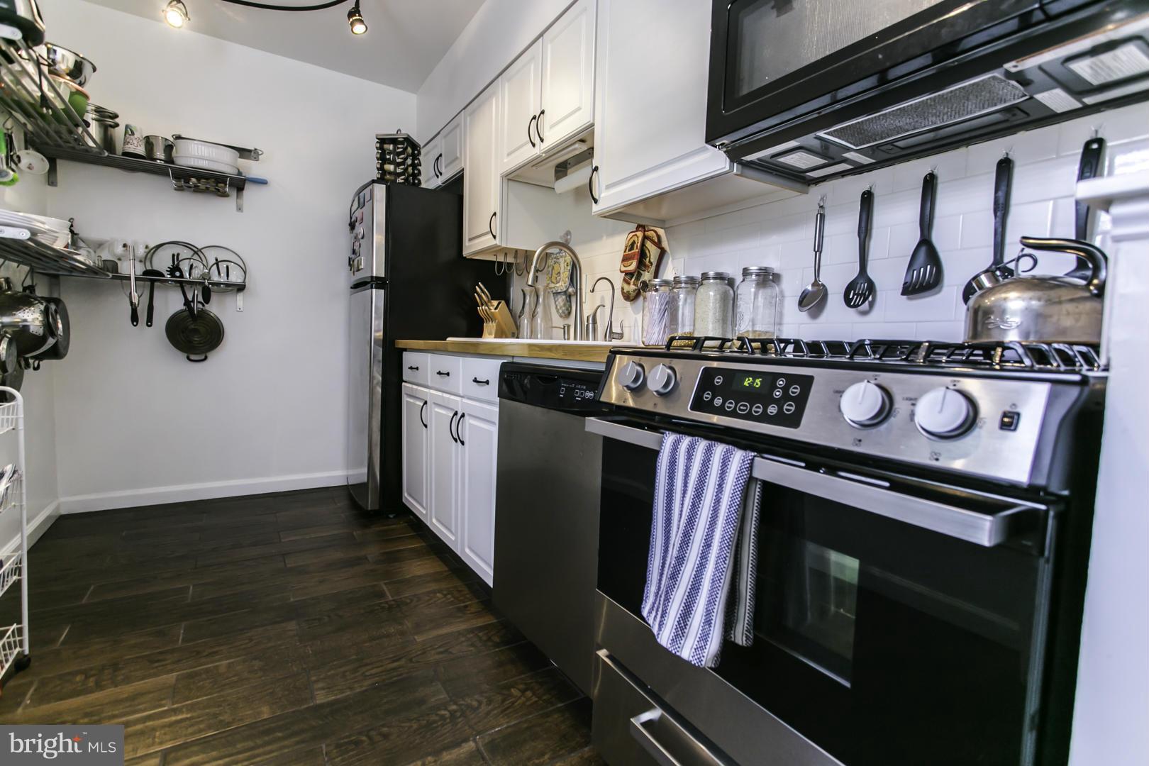 FREDERICK COURTS - Residential