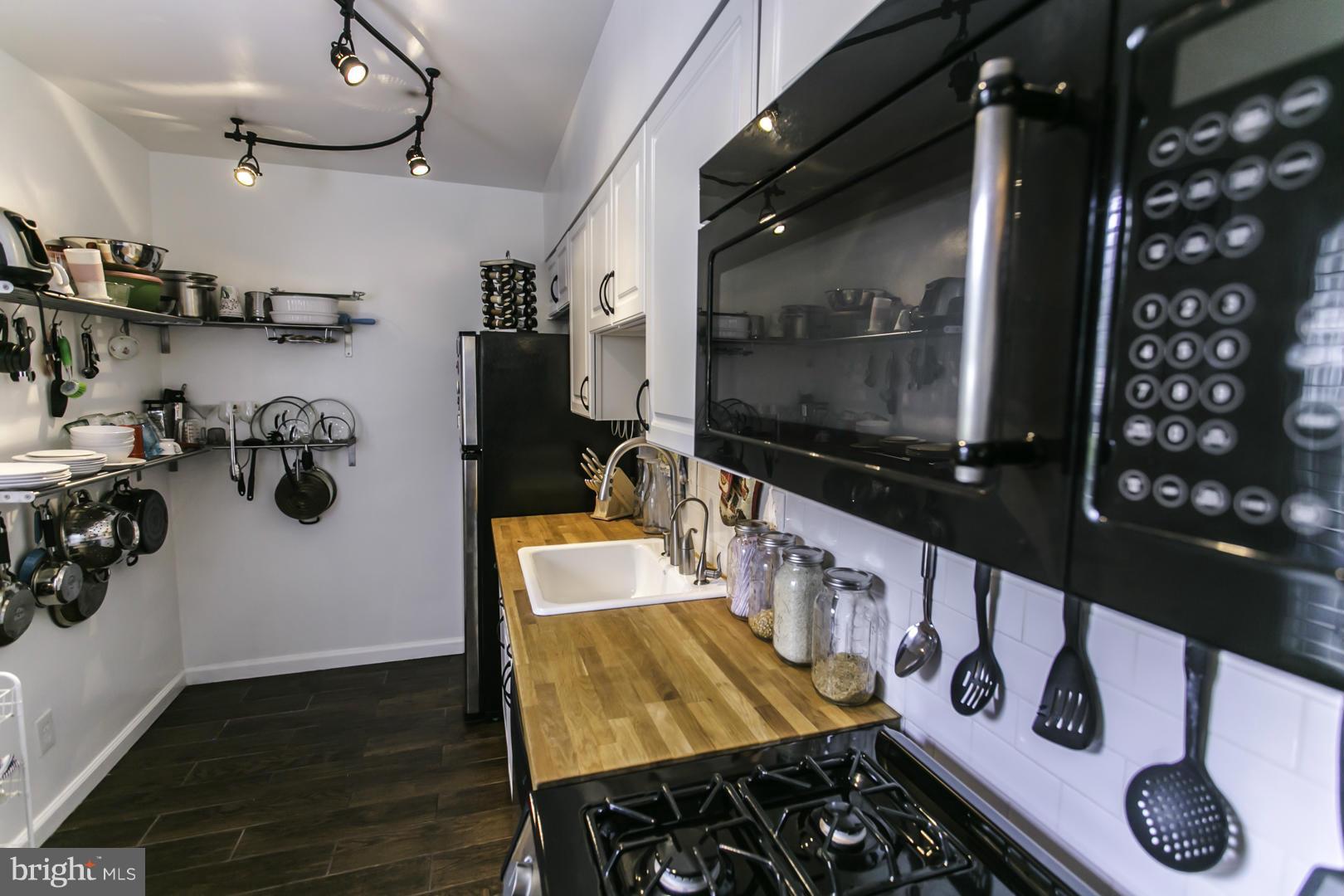 FREDERICK COURTS - Residential