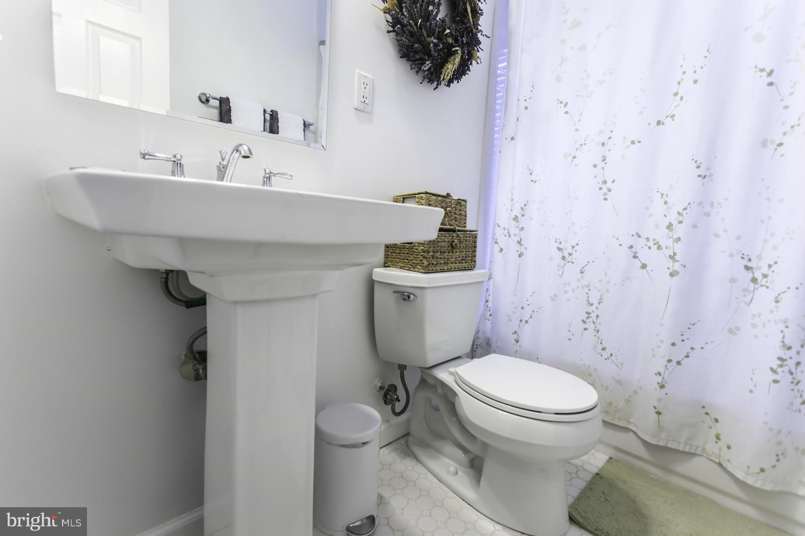 FREDERICK COURTS - Residential