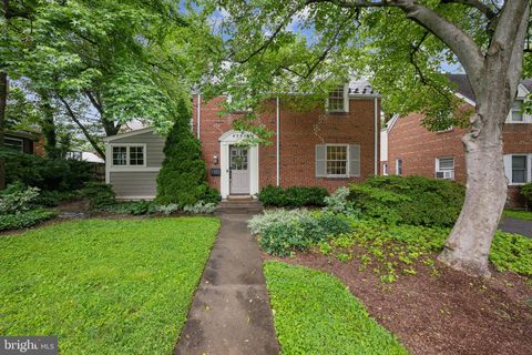 Photo of 4503 Highland Avenue, BETHESDA, MD 20814 (MLS # MDMC2180288)