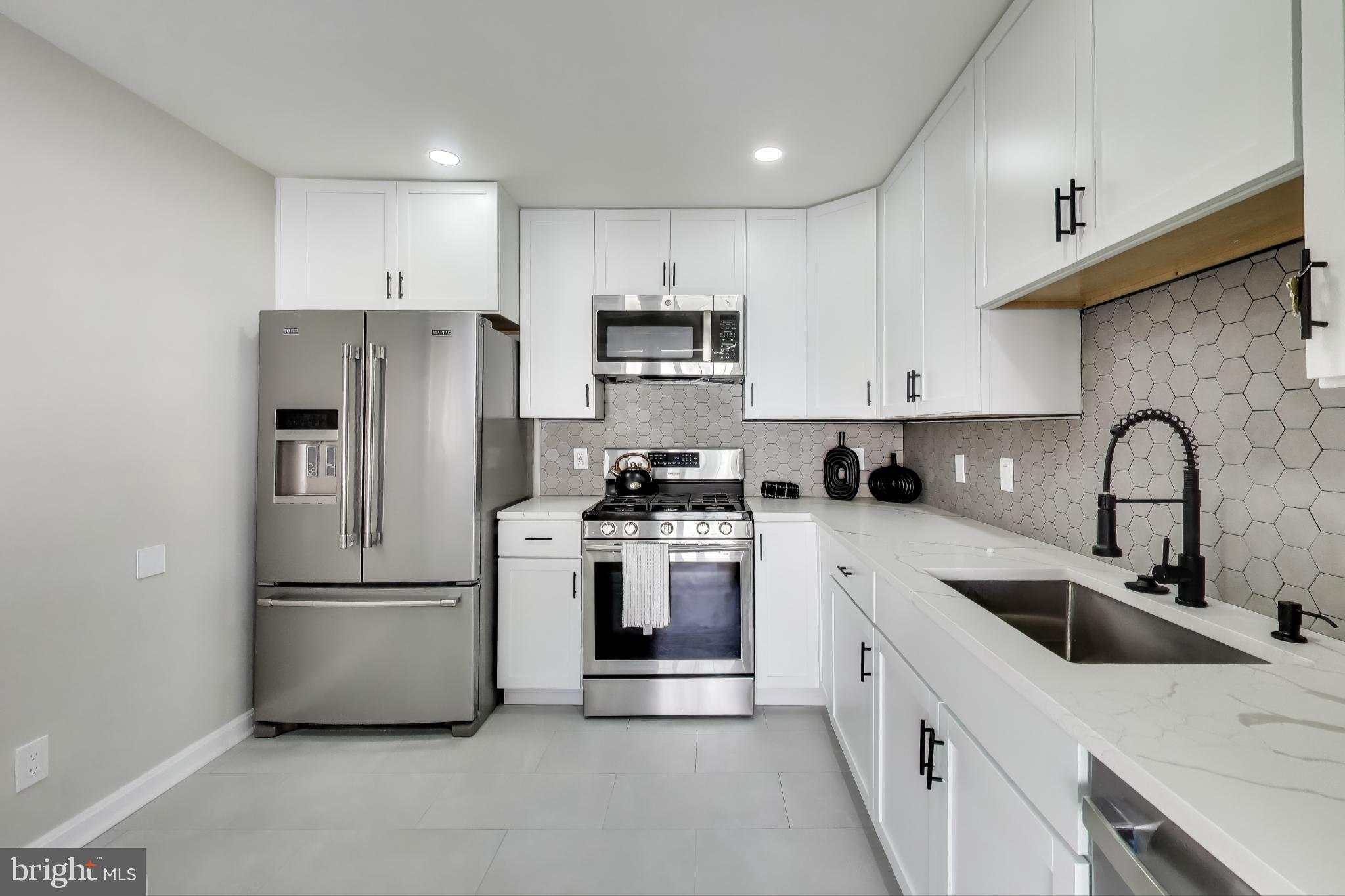 GUNSTON CORNER - Residential