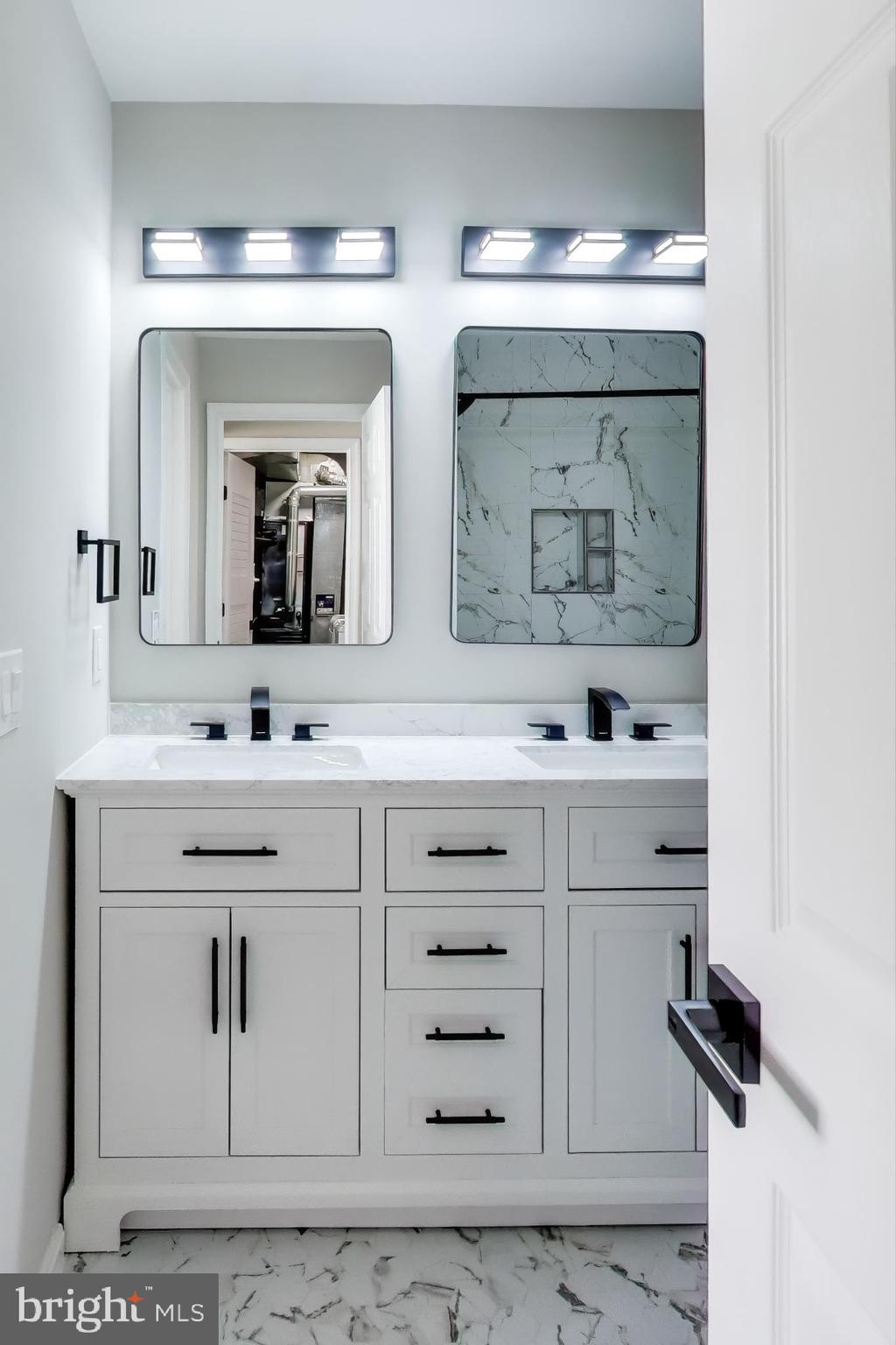 GUNSTON CORNER - Residential