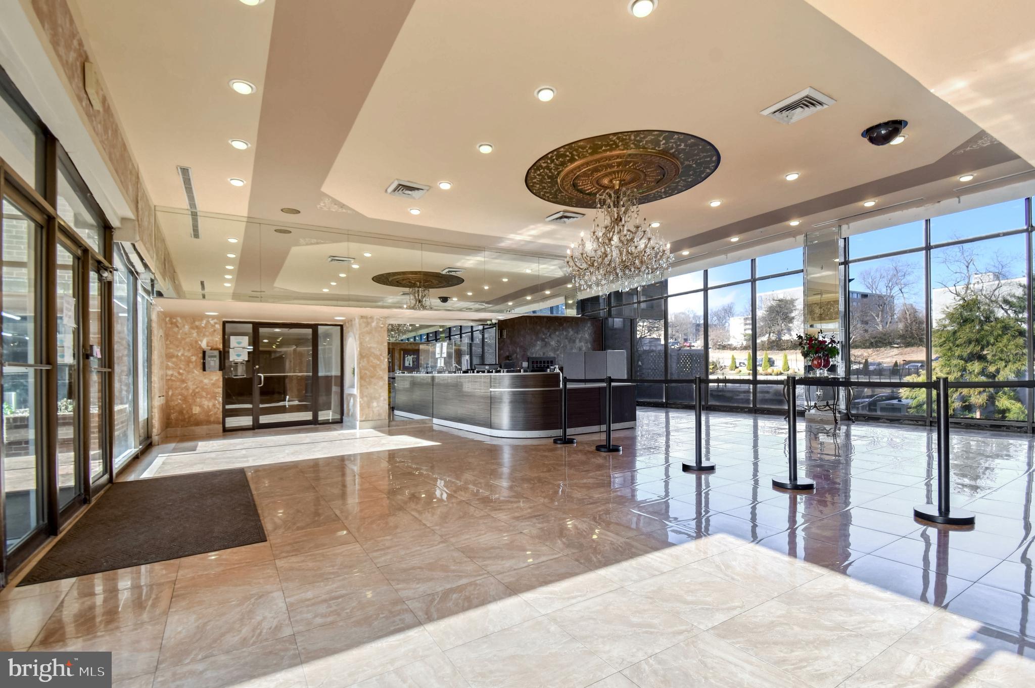 PRESIDENTIAL TOWERS - Residential