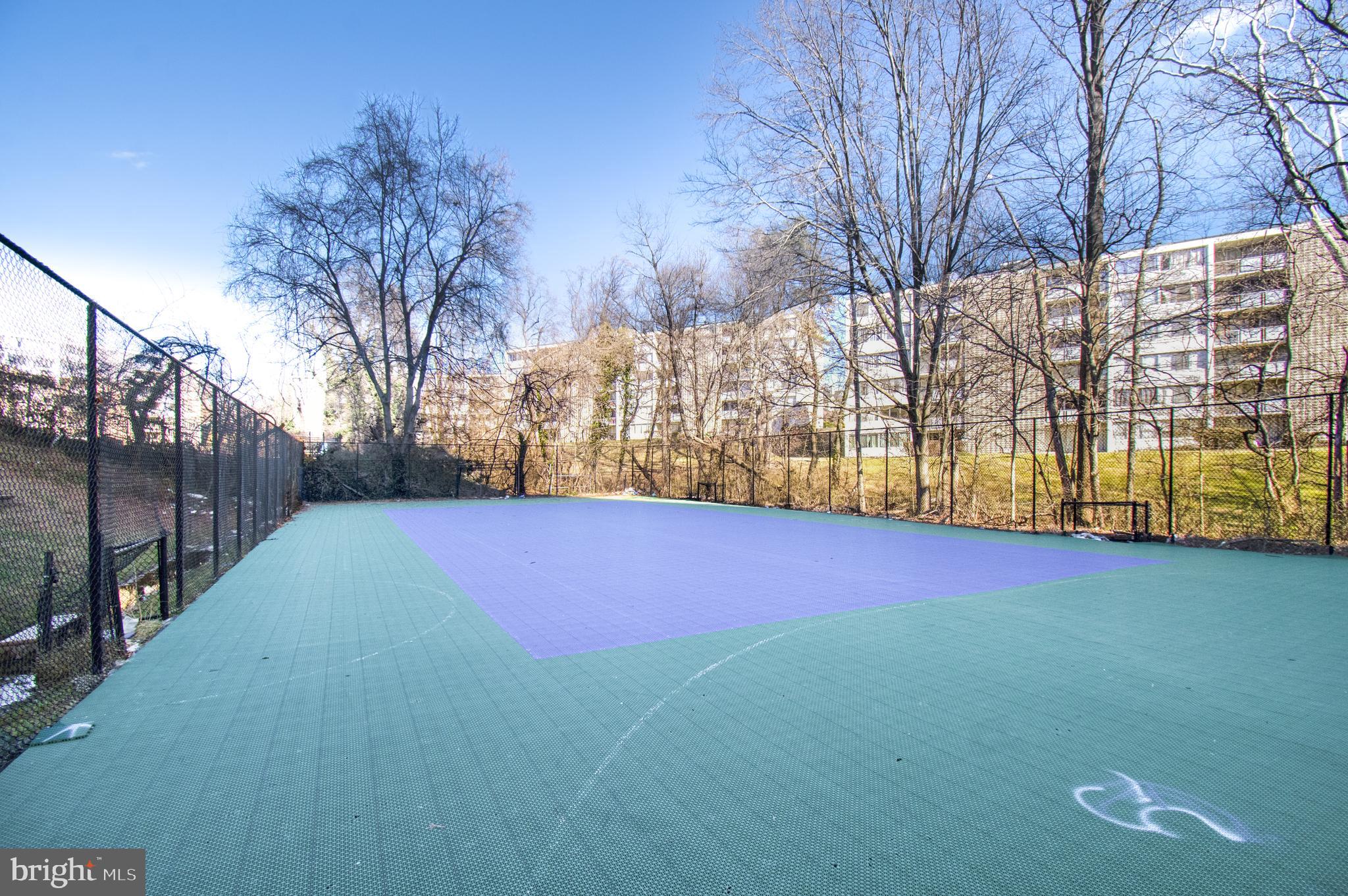 PRESIDENTIAL TOWERS - Residential