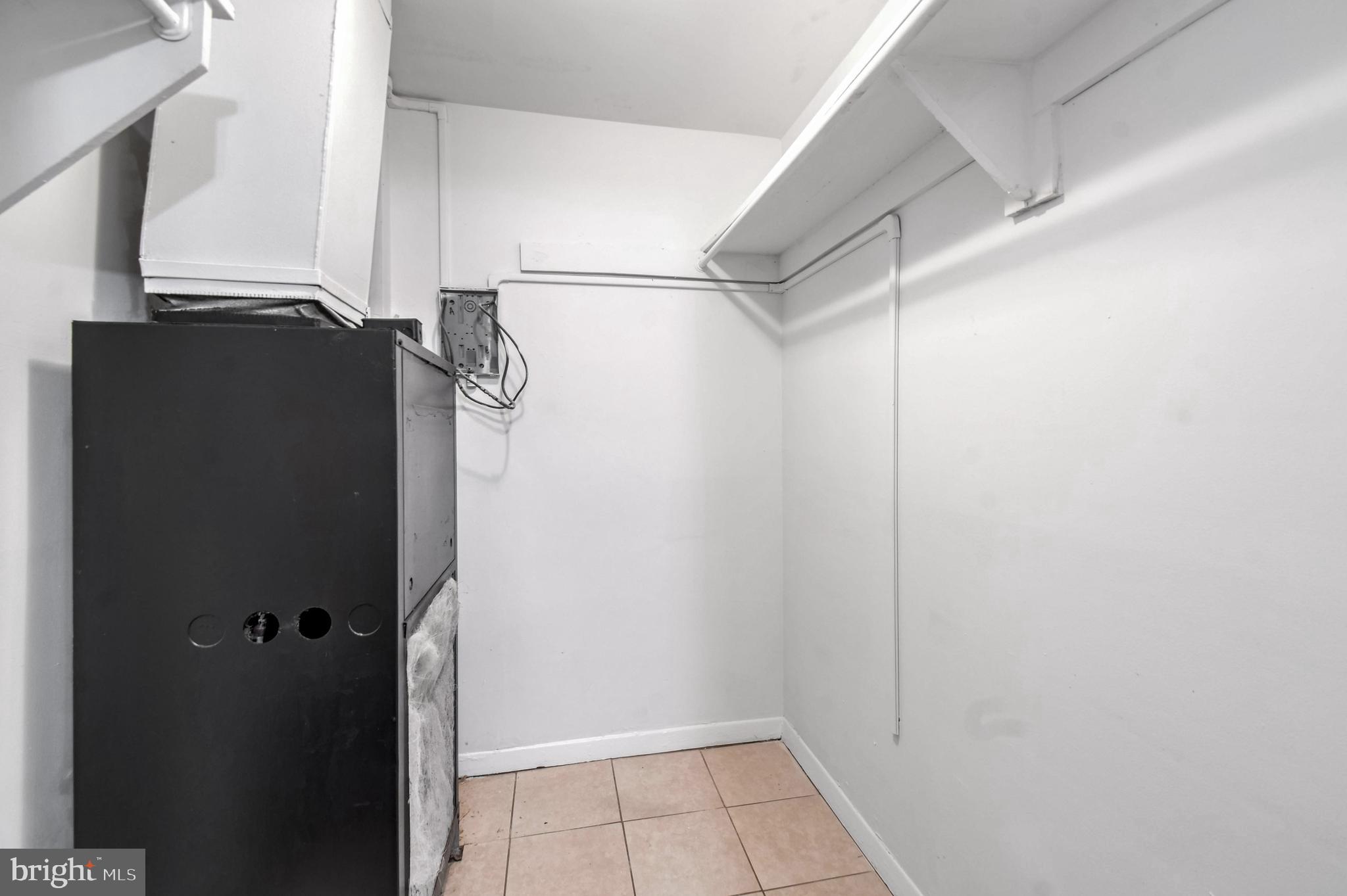 PRESIDENTIAL TOWERS - Residential