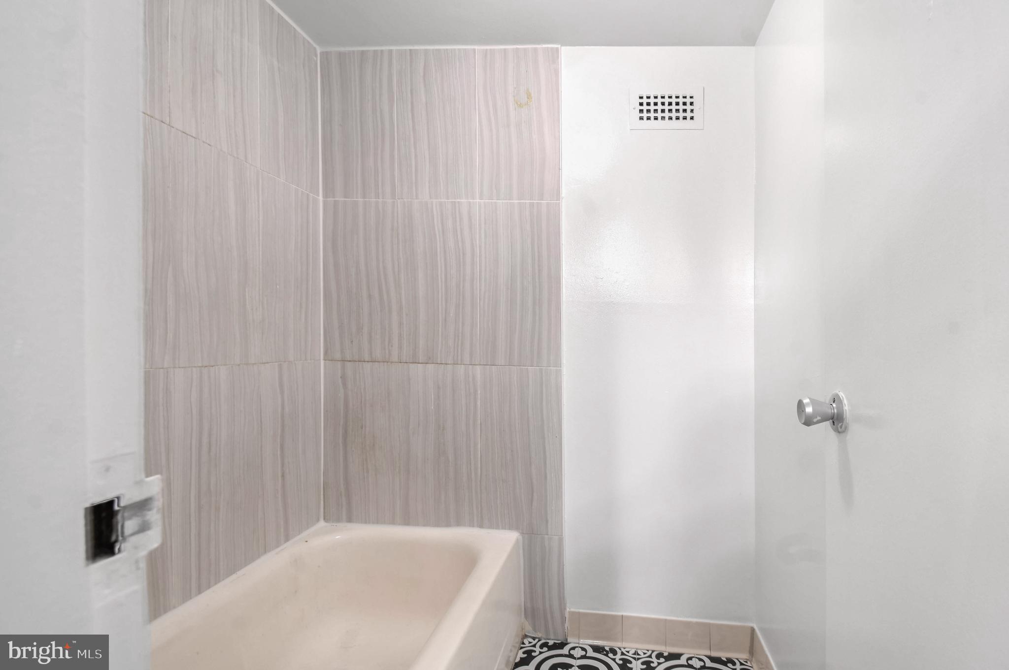 PRESIDENTIAL TOWERS - Residential