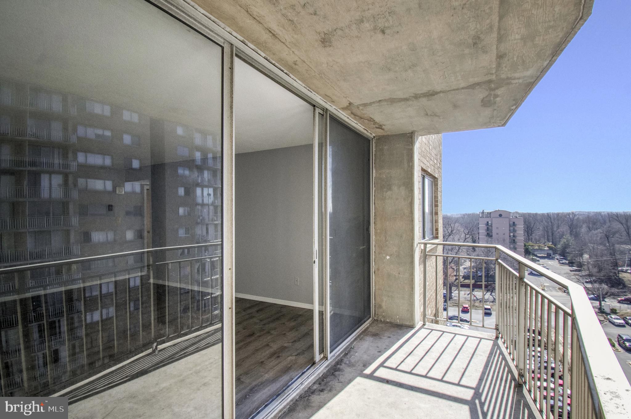 PRESIDENTIAL TOWERS - Residential