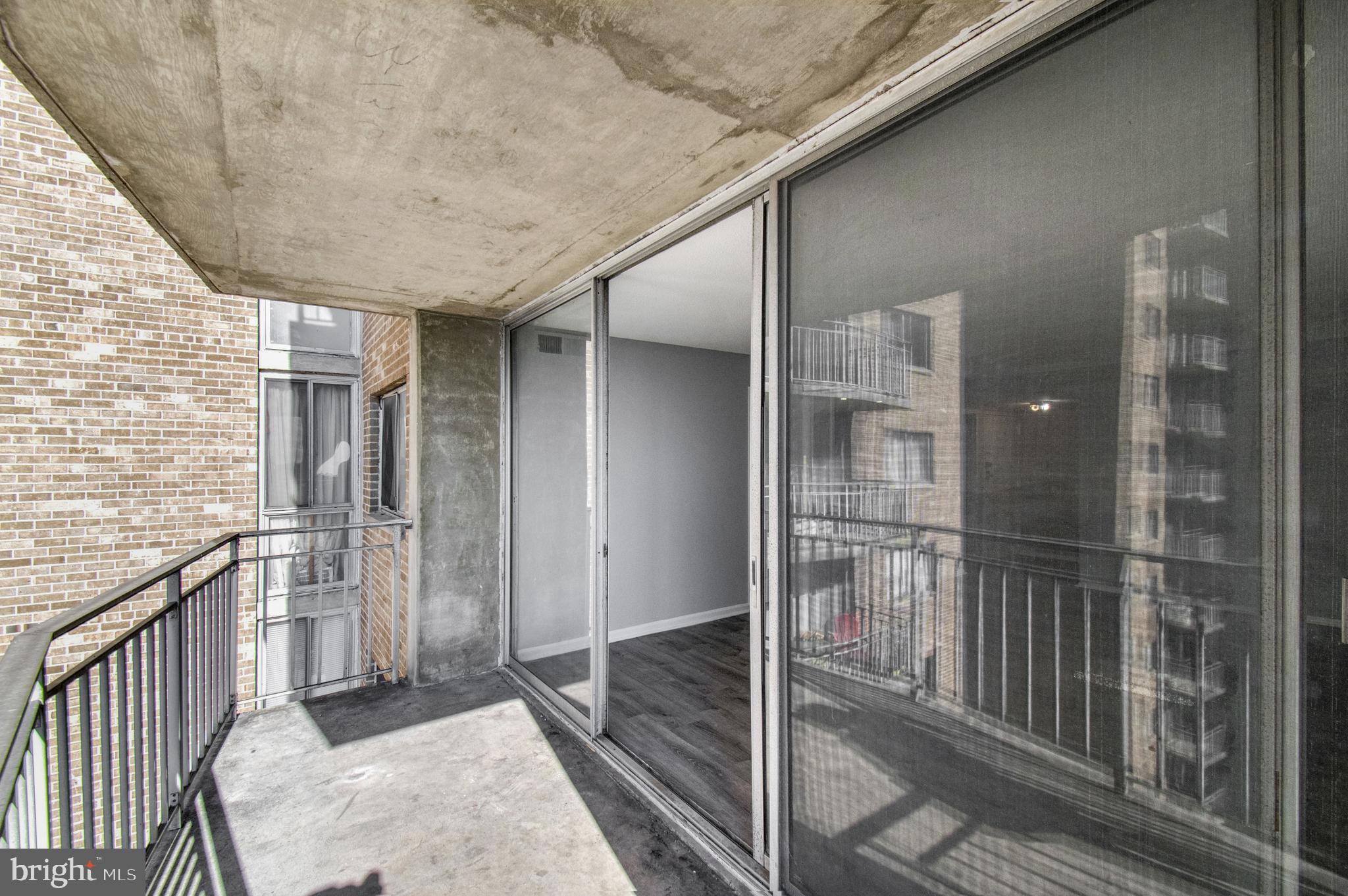 PRESIDENTIAL TOWERS - Residential