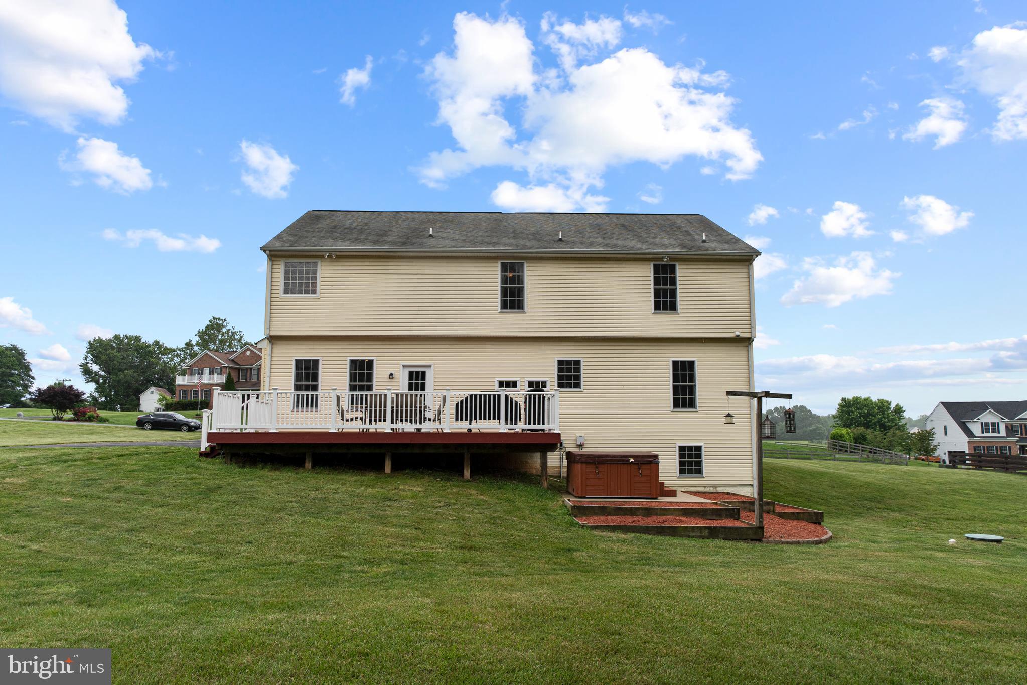 EQUESTRIAN ESTATES - Residential