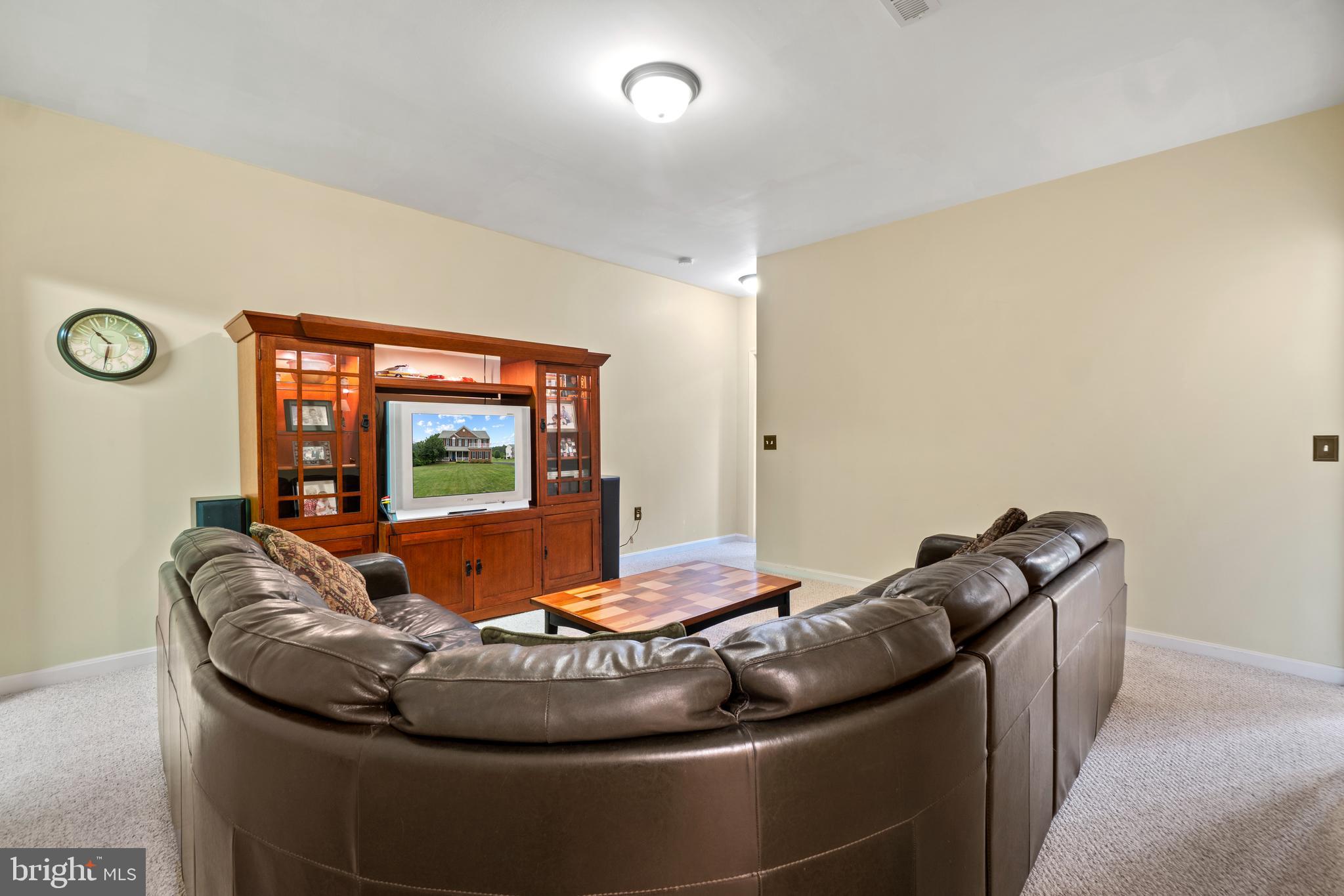 EQUESTRIAN ESTATES - Residential