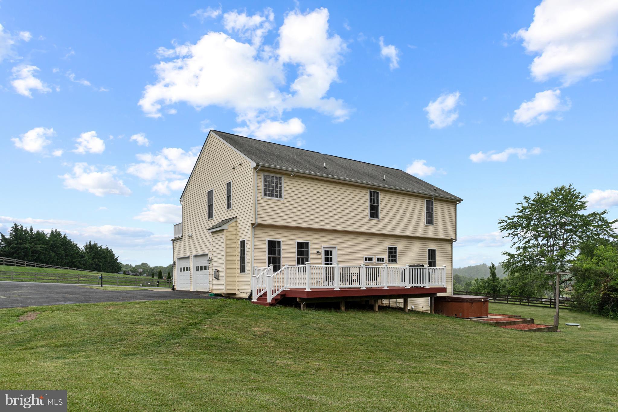 EQUESTRIAN ESTATES - Residential