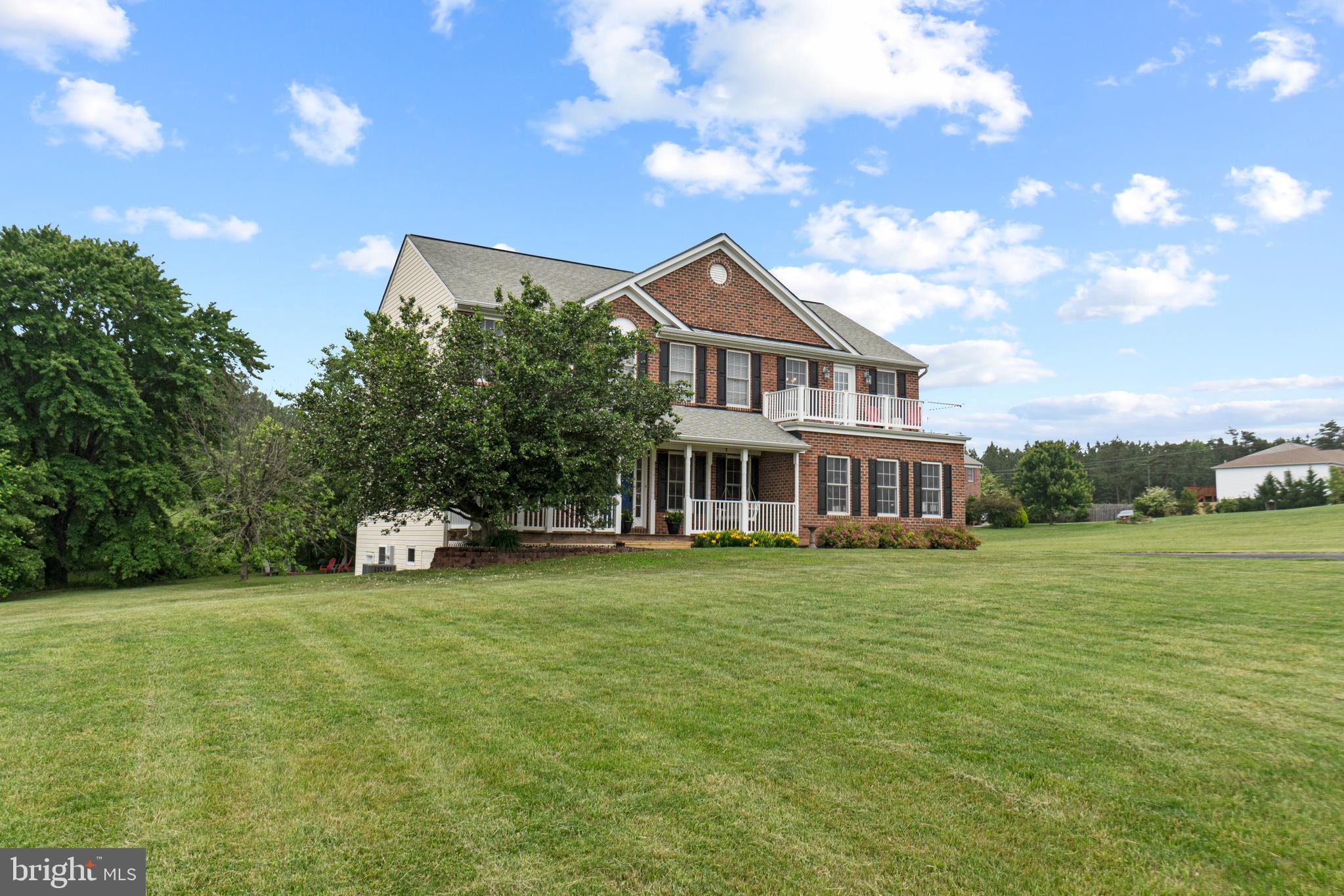 EQUESTRIAN ESTATES - Residential