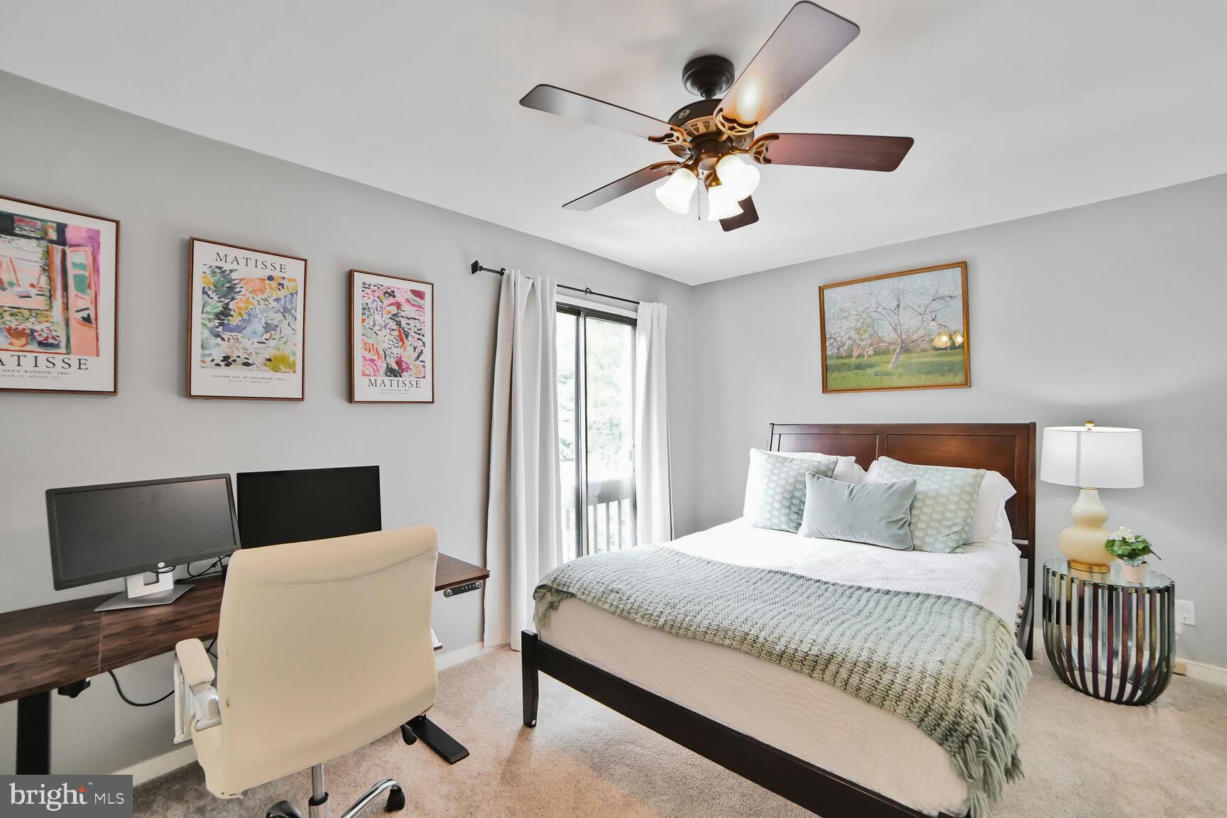 POOKS HILL - Residential