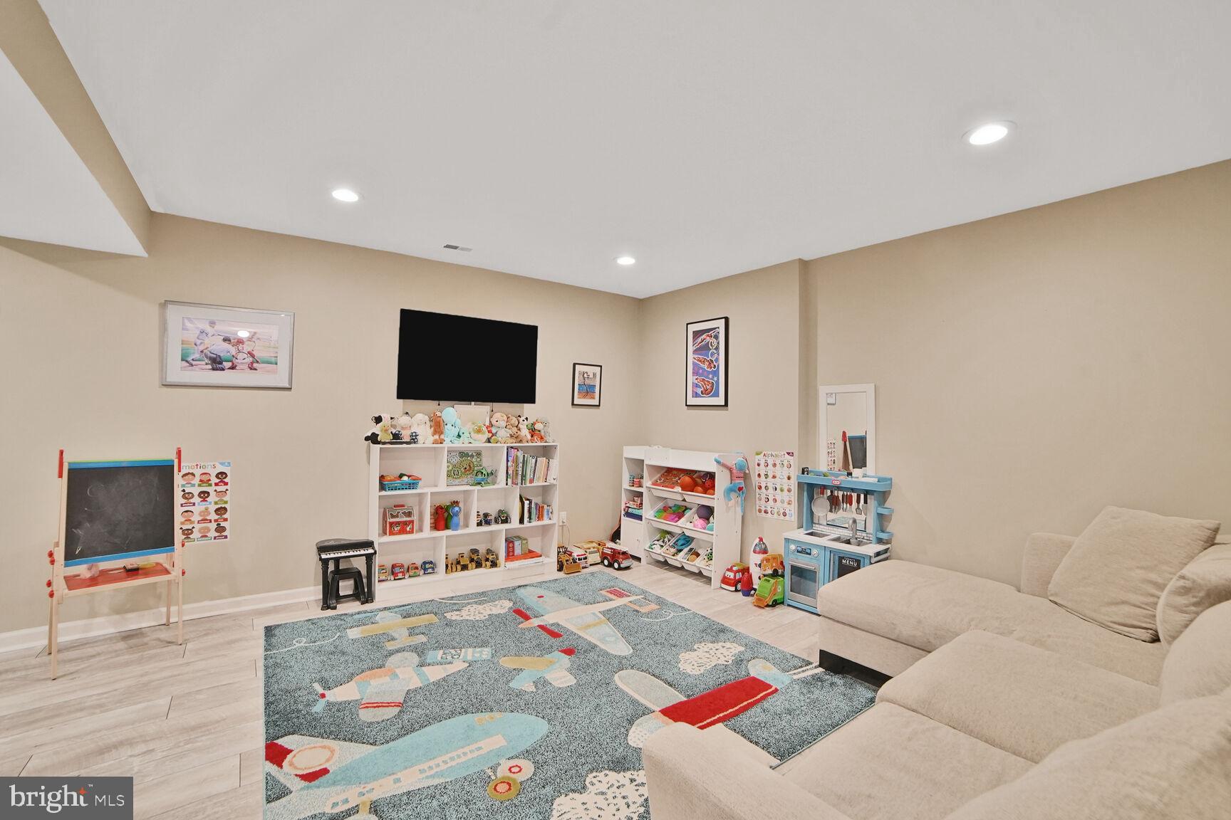 POOKS HILL - Residential