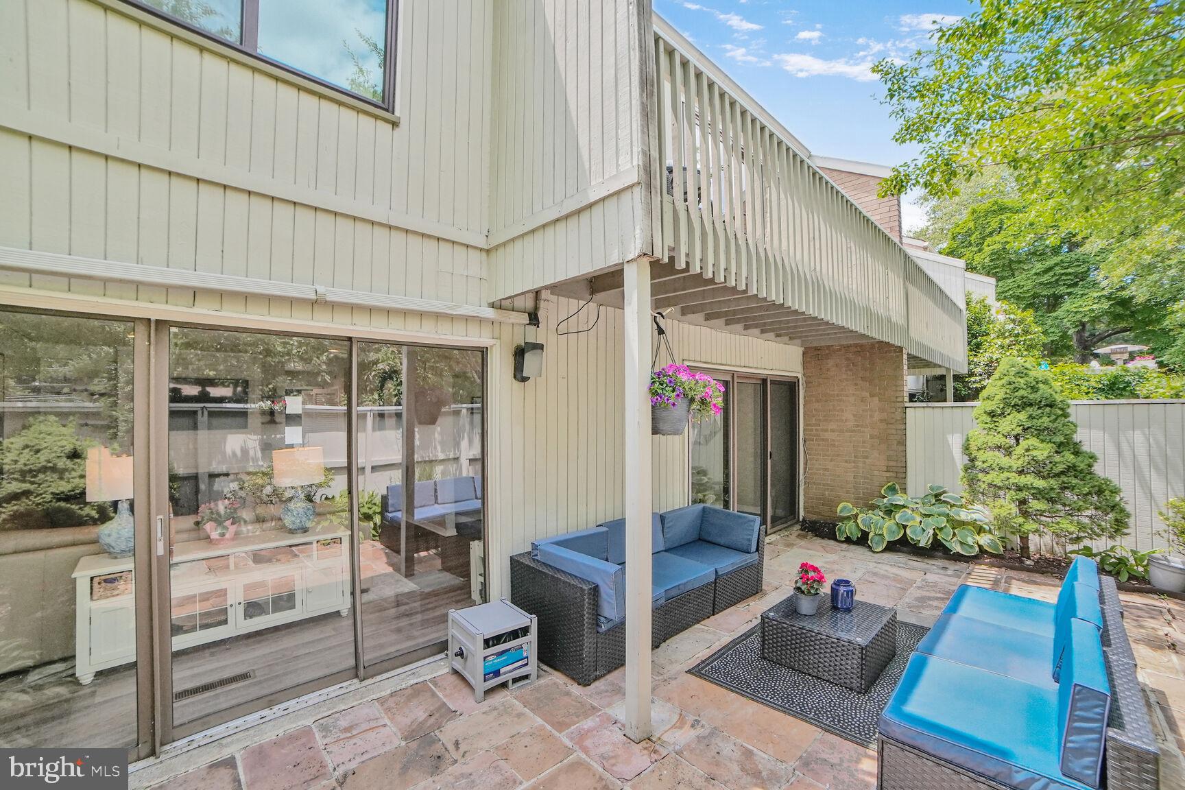 POOKS HILL - Residential