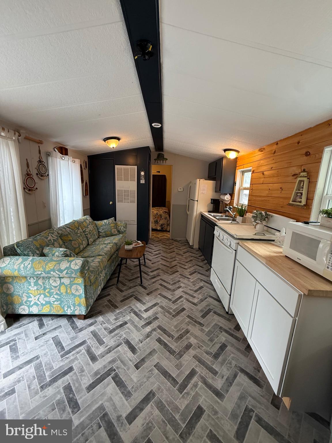 515 CORSON TAVERN RD F-32