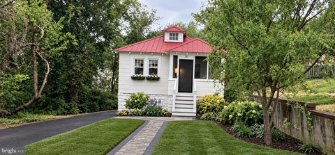 Photo of 30 Woodlawn Avenue, ANNAPOLIS, MD 21401 (MLS # MDAA2159126)