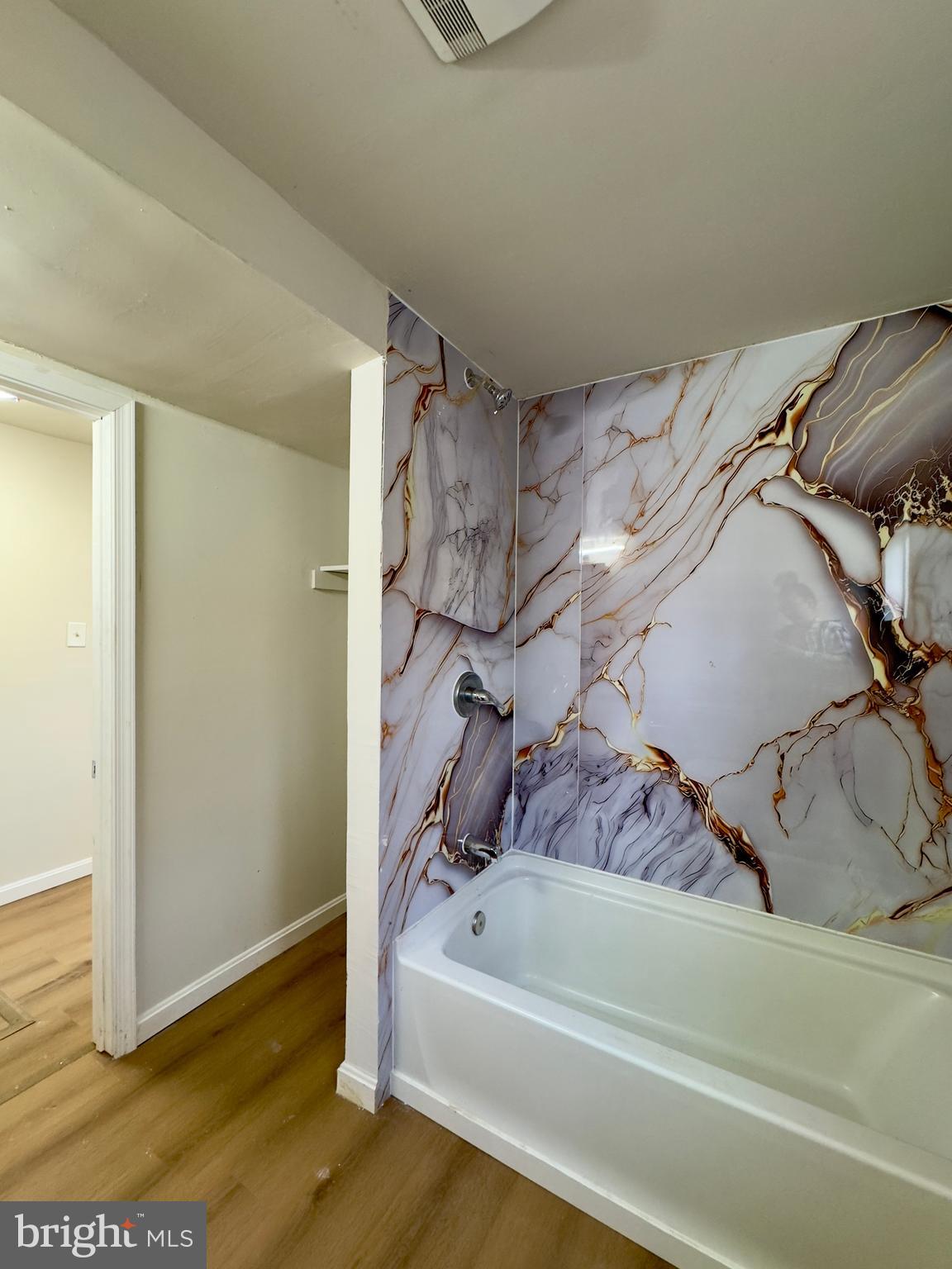 BOWLEYS QUARTERS - Residential Lease