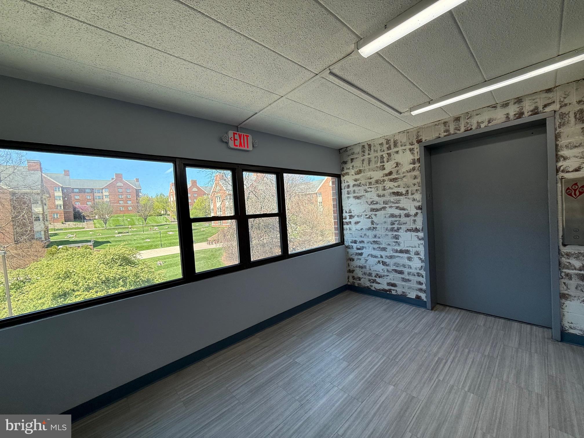 UNIVERSITY GATEWAY - Residential