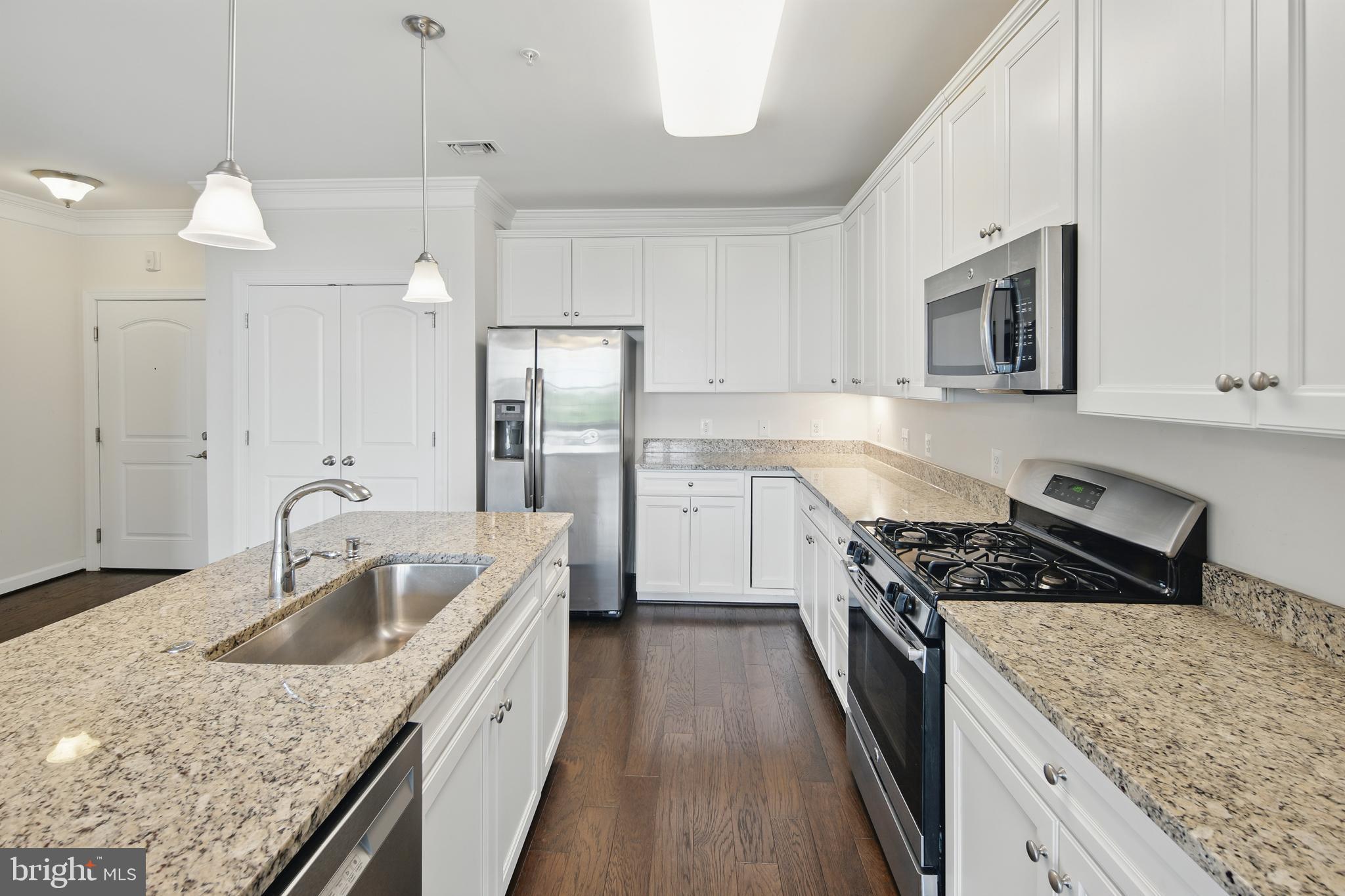 DISCOVERY SQUARE - Residential Lease