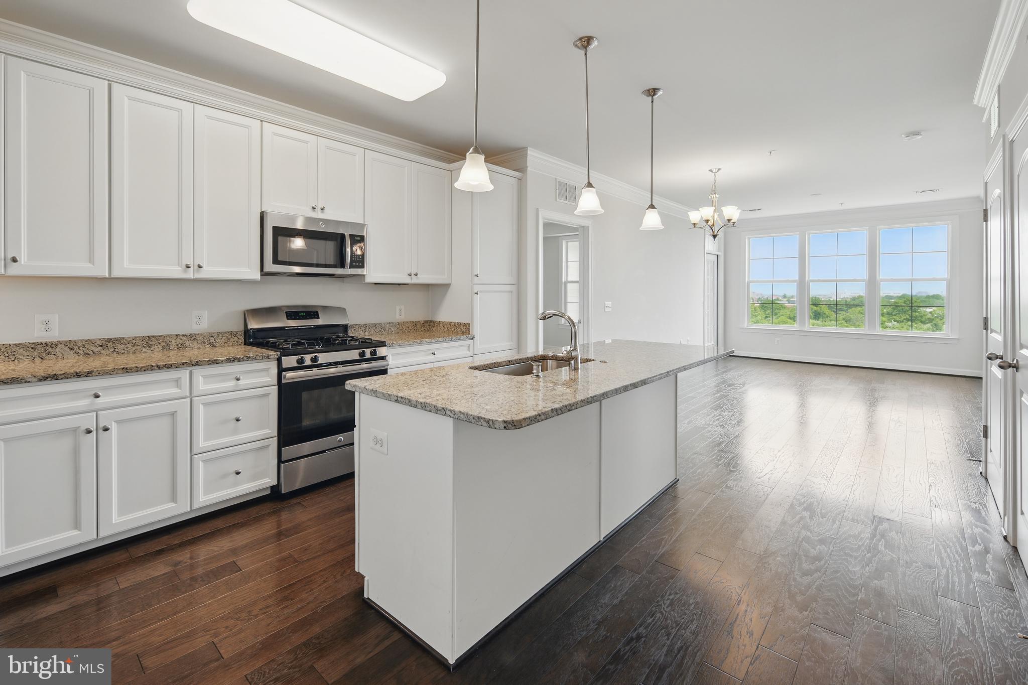 DISCOVERY SQUARE - Residential Lease