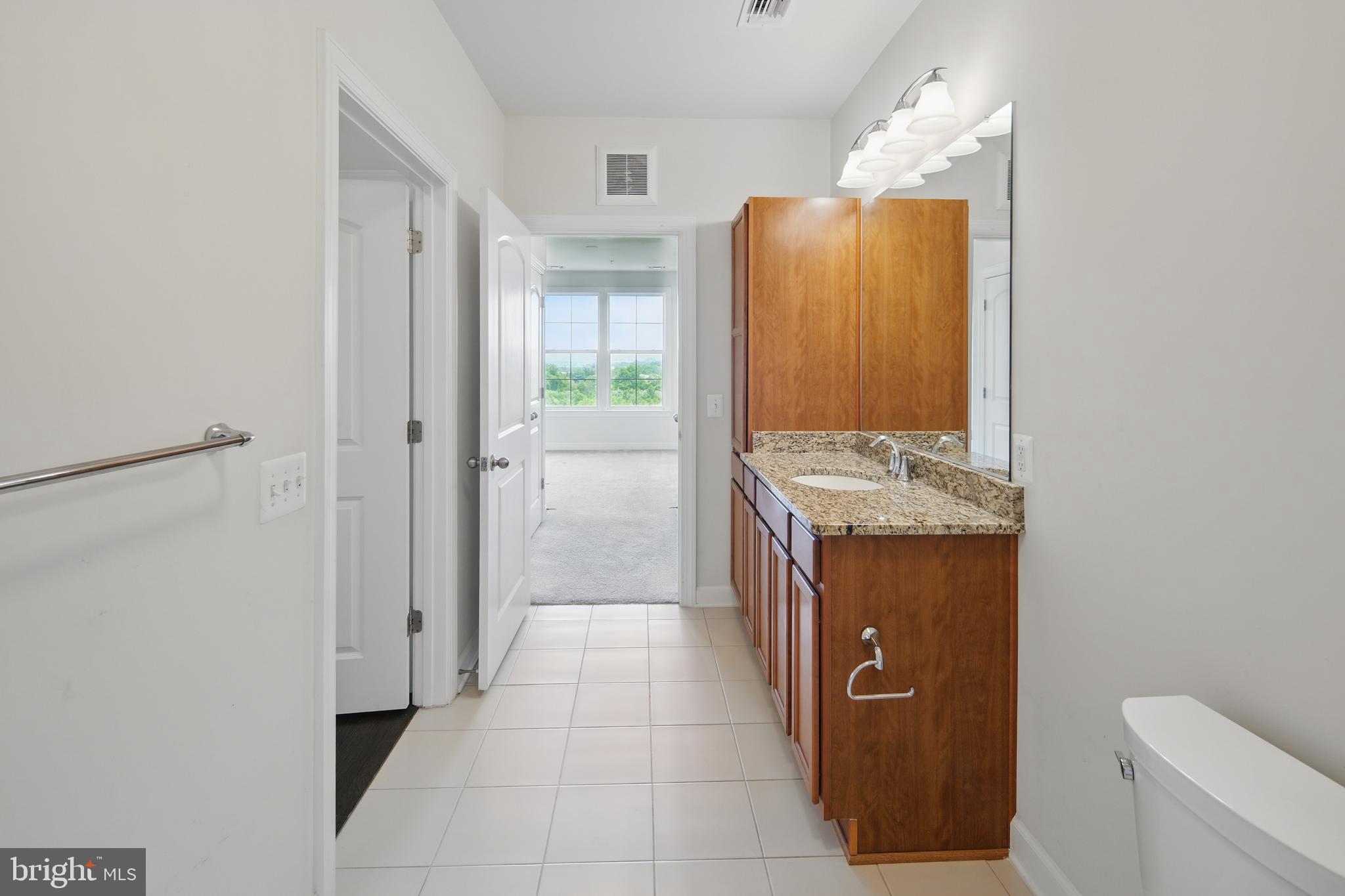 DISCOVERY SQUARE - Residential Lease