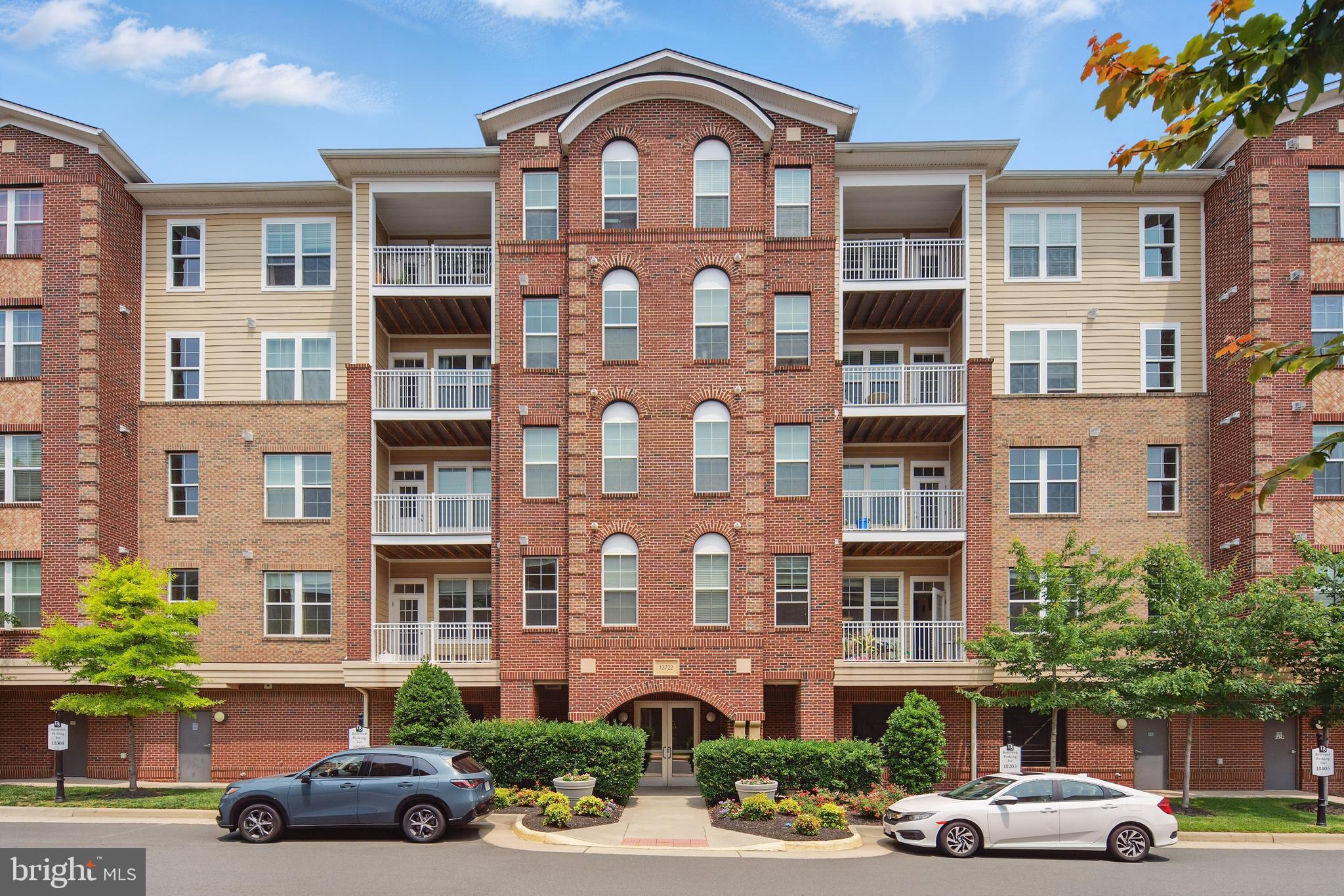 DISCOVERY SQUARE - Residential Lease