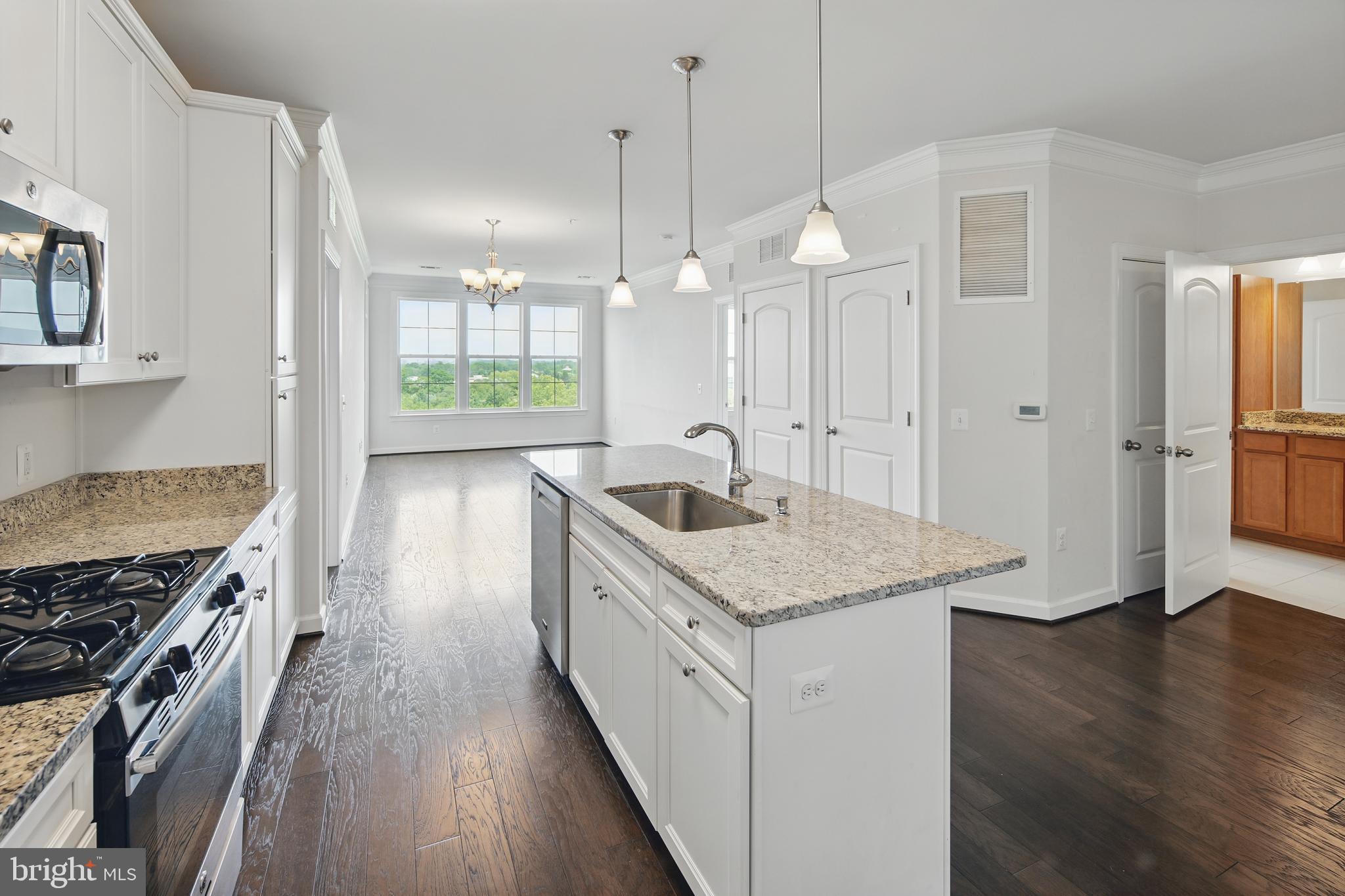 DISCOVERY SQUARE - Residential Lease