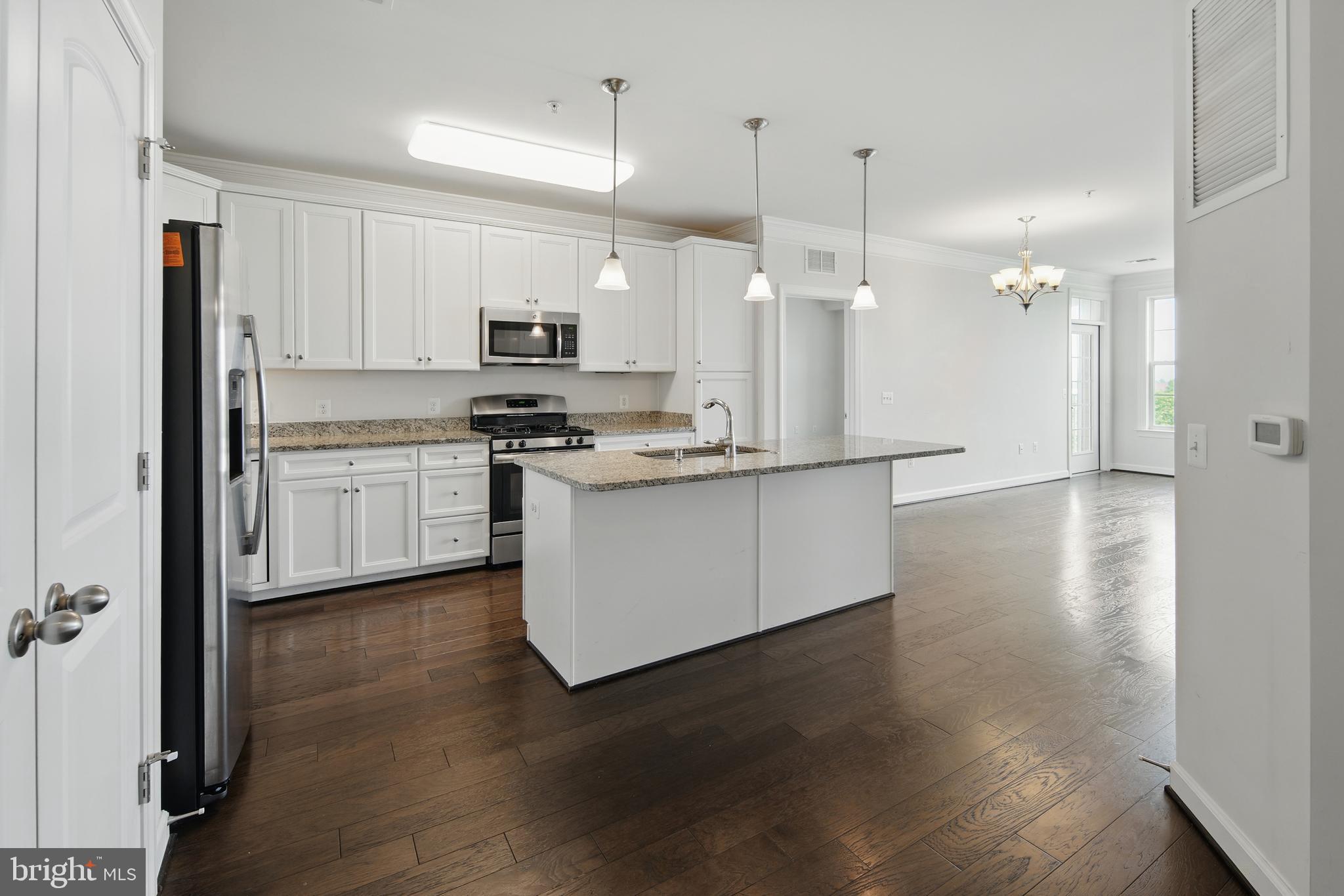 DISCOVERY SQUARE - Residential Lease