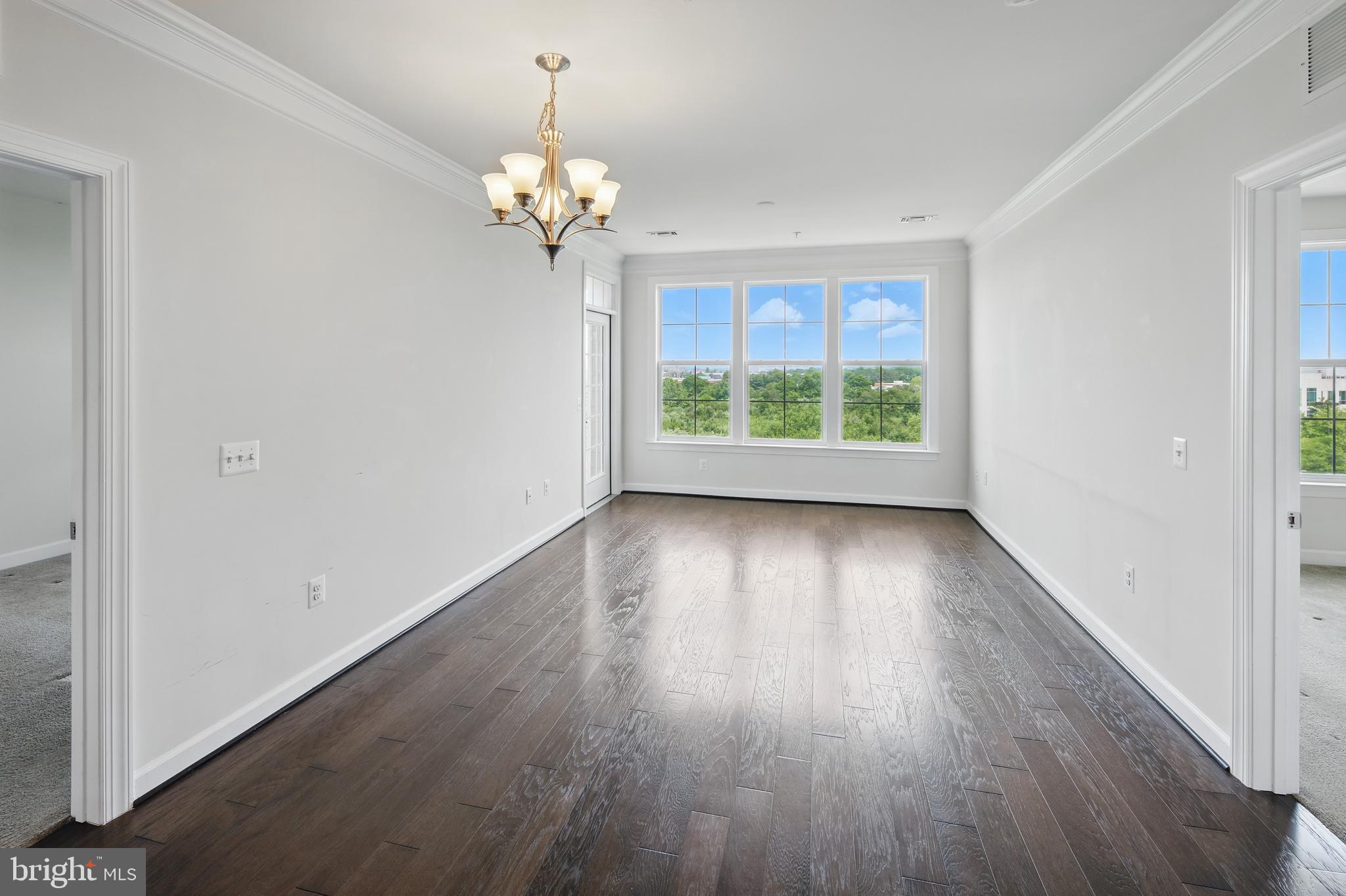 DISCOVERY SQUARE - Residential Lease