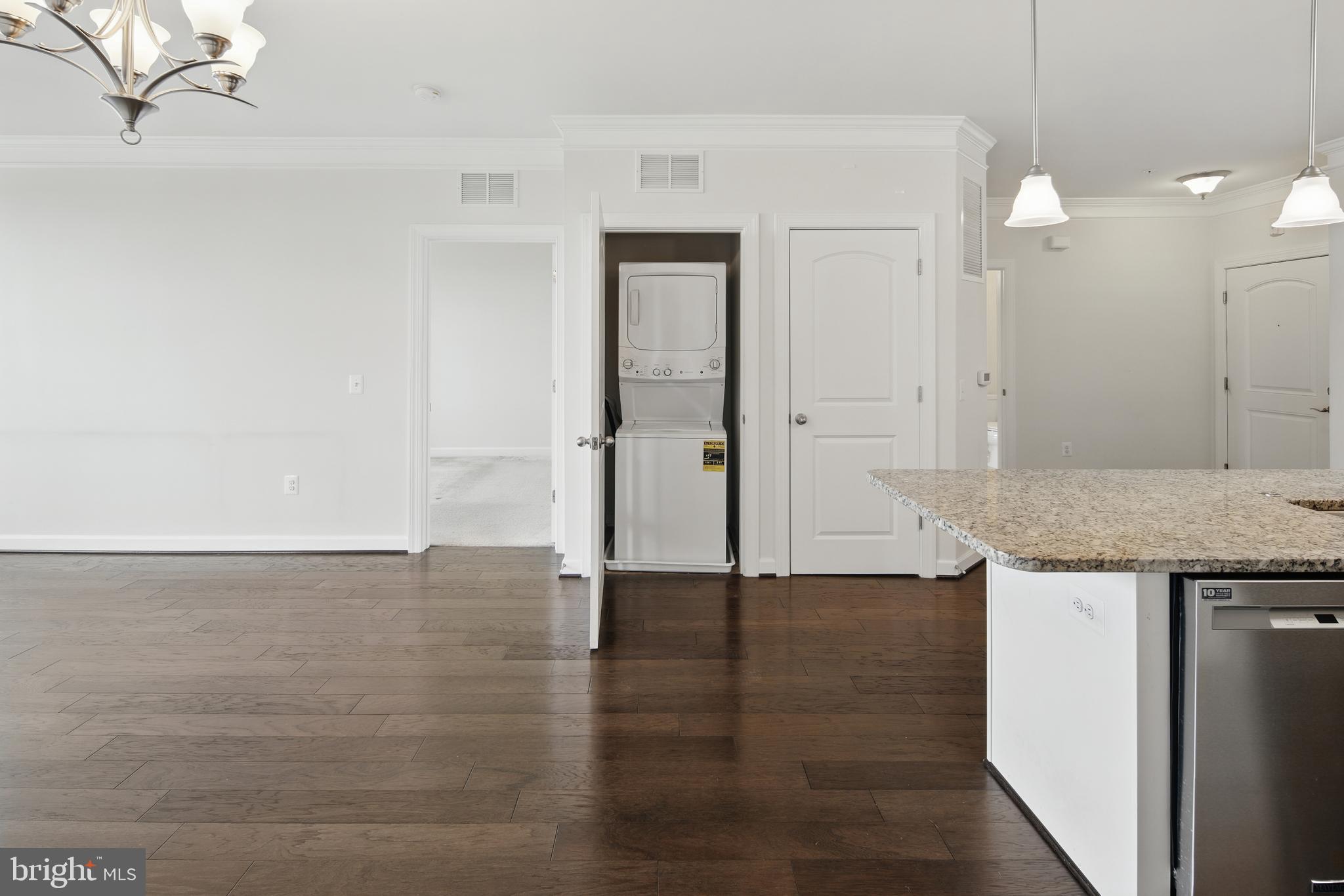 DISCOVERY SQUARE - Residential Lease