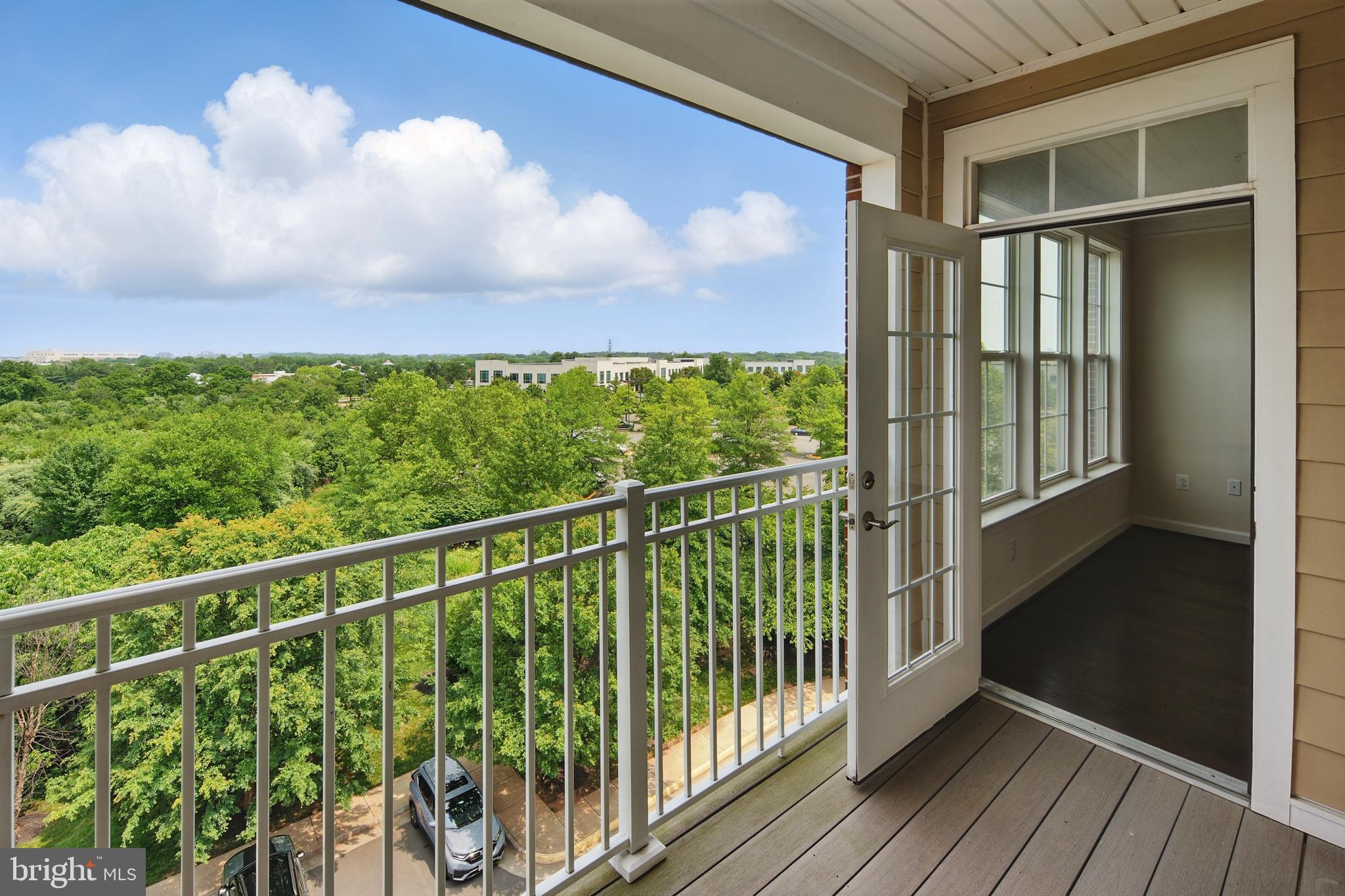 DISCOVERY SQUARE - Residential Lease