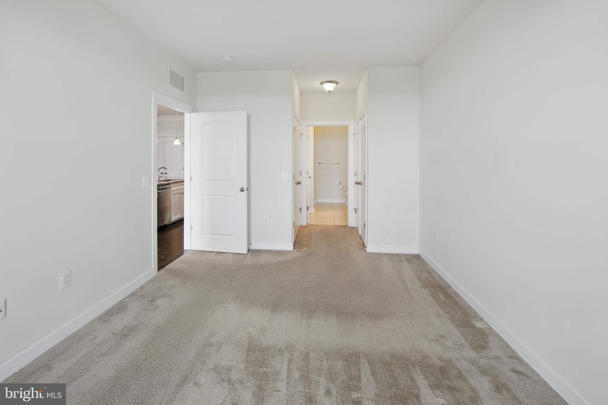 DISCOVERY SQUARE - Residential Lease