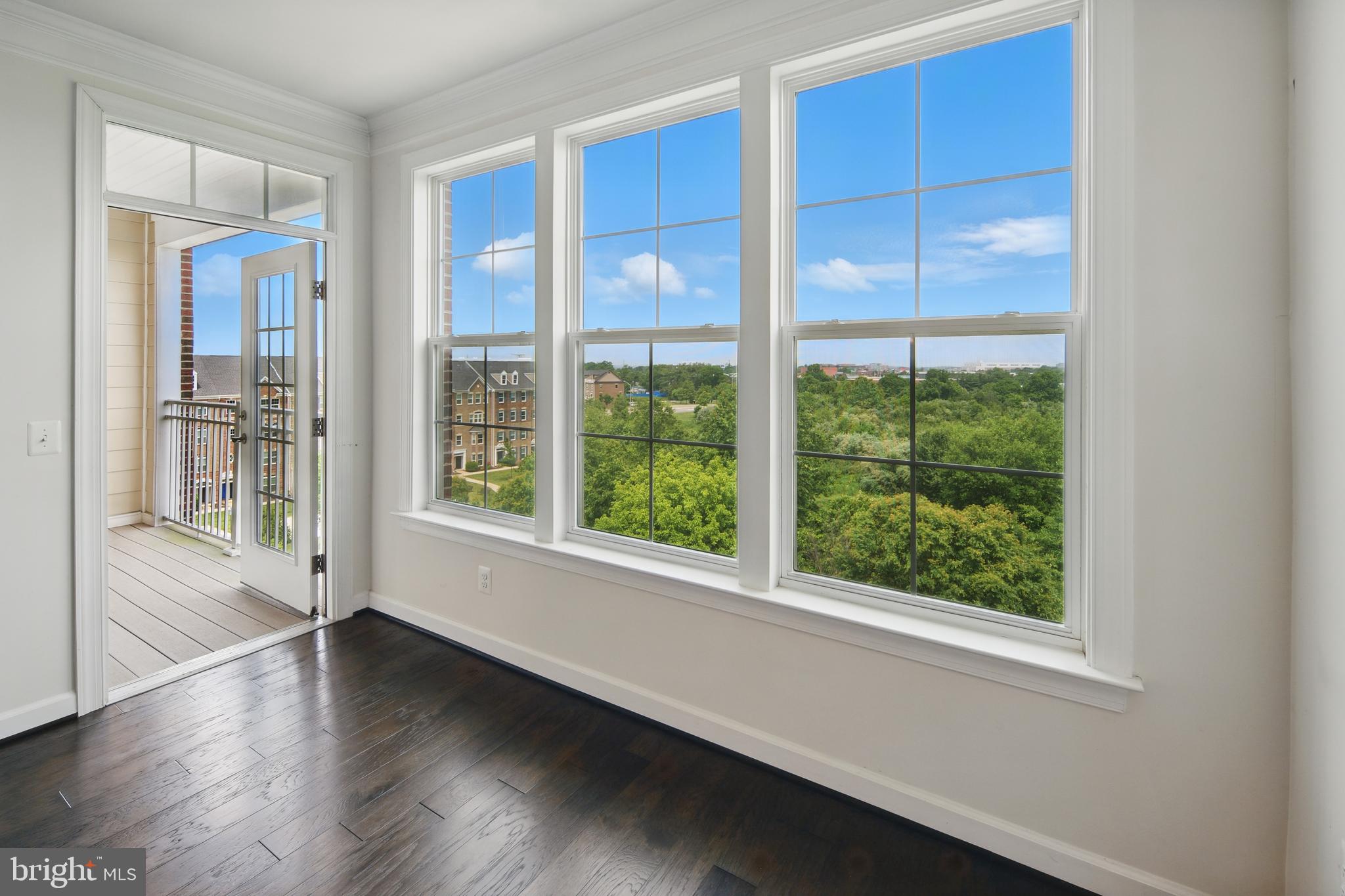 DISCOVERY SQUARE - Residential Lease