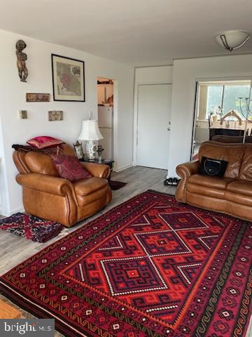 LORCOM HOUSE - Residential Lease