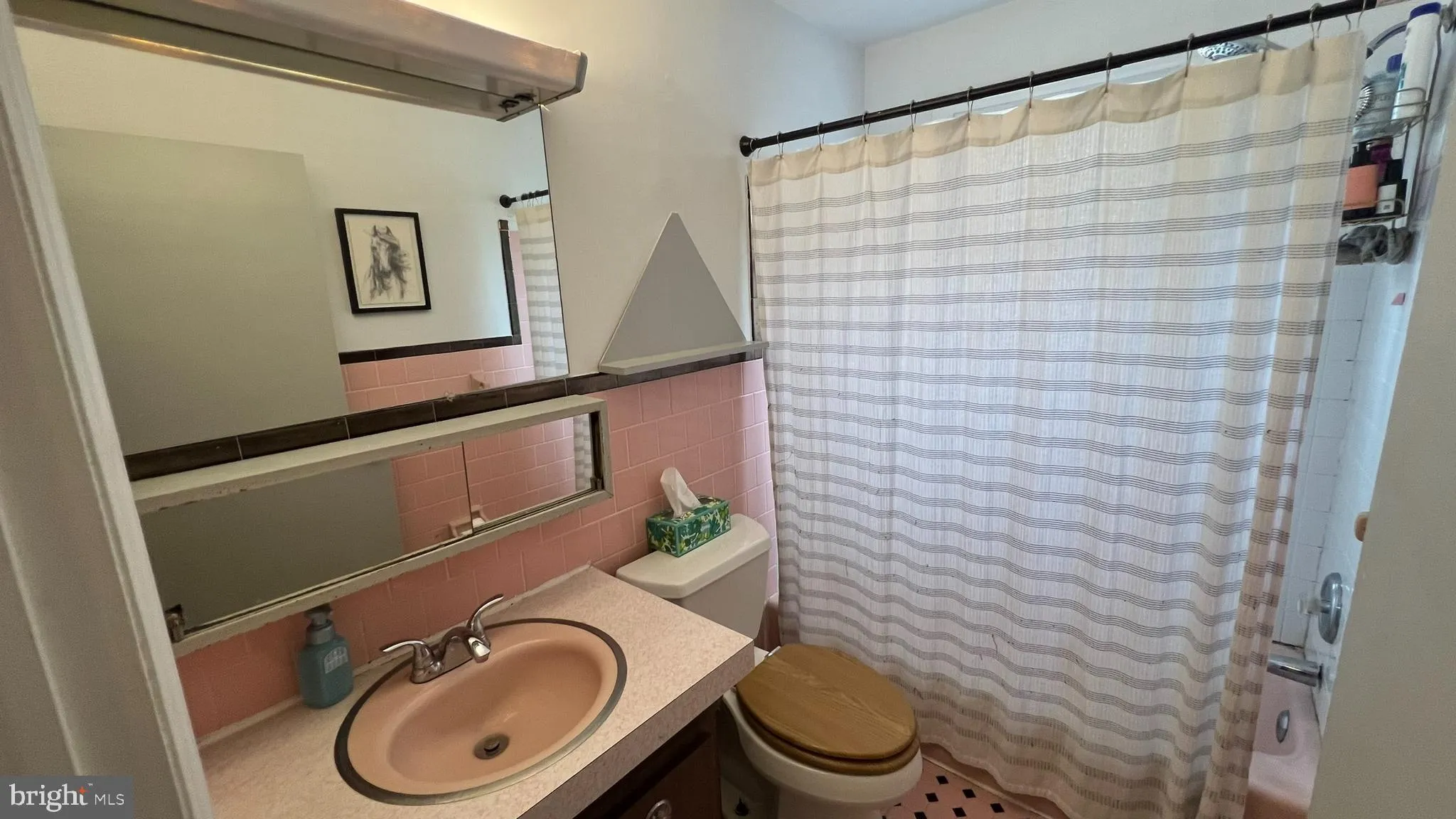Somerdale, New Jersey 08083, United States, 2 Bedrooms Bedrooms, ,1 BathroomBathrooms,Residential,Active,83223
