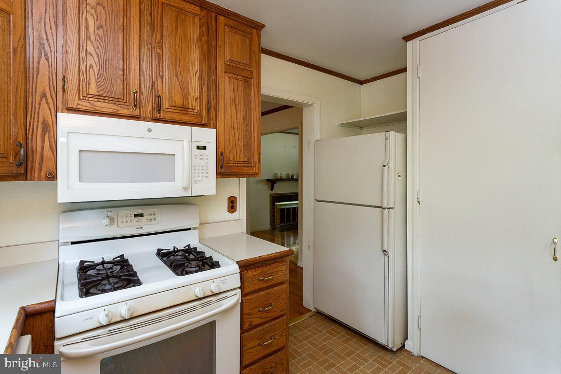 WEST SPRINGFIELD VILLAGE - Residential