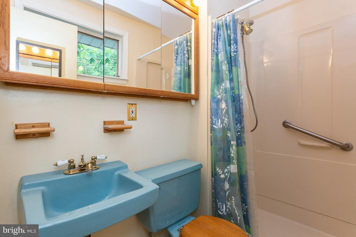 WEST SPRINGFIELD VILLAGE - Residential